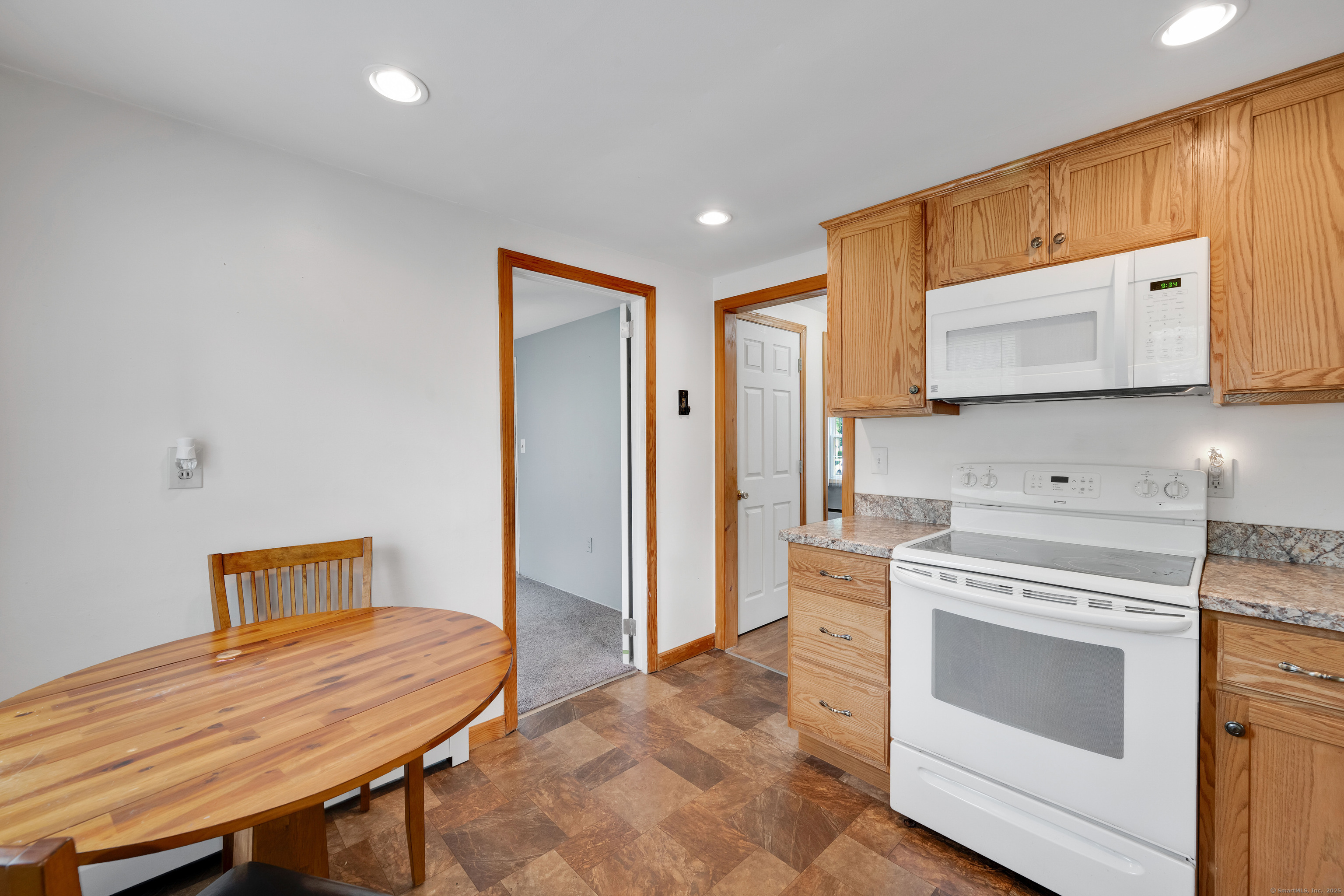 40 W View Drive, Enfield, Connecticut image 9