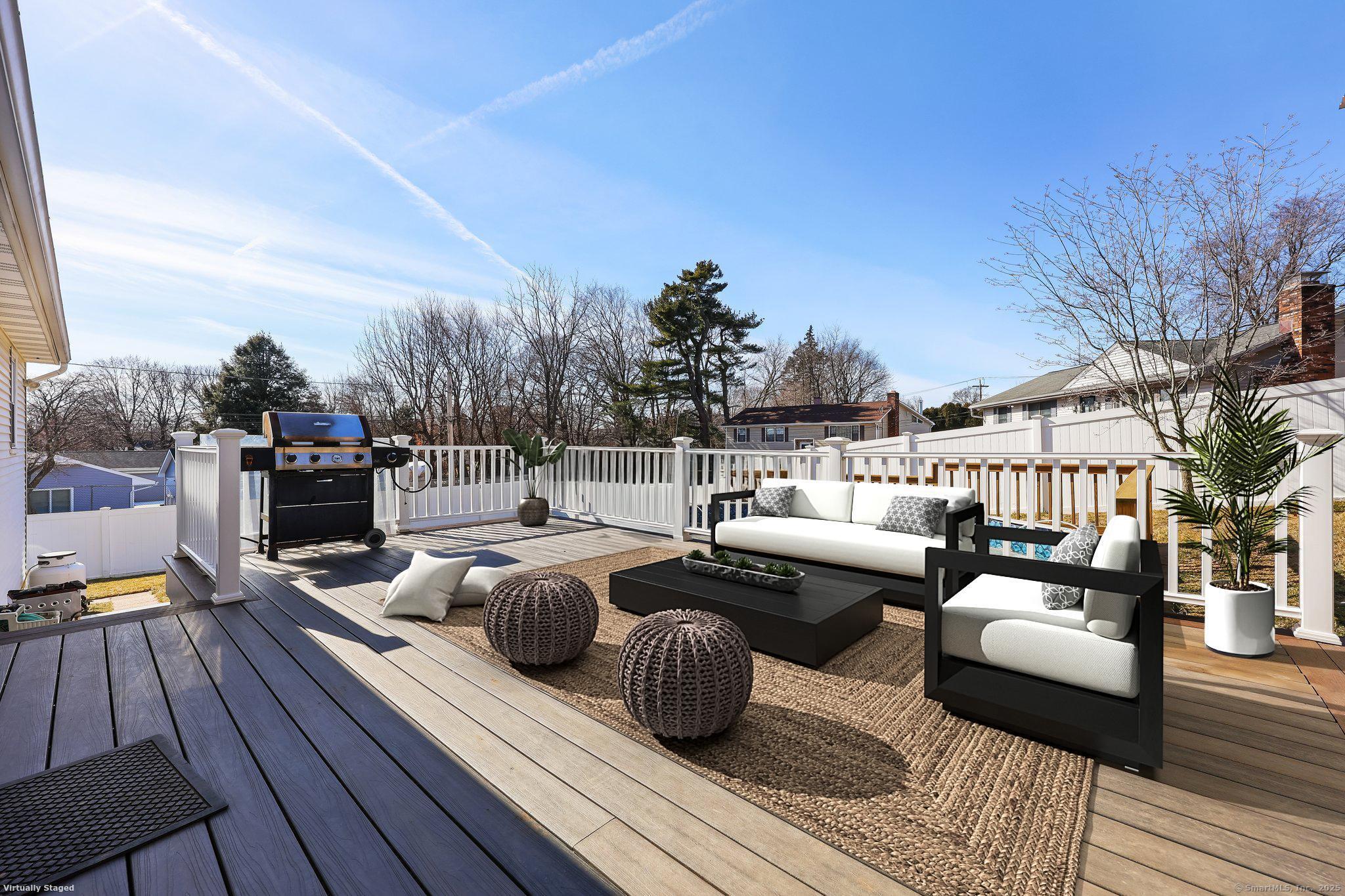 Emerson Drive, Stratford, Connecticut - 3 Bedrooms  
3 Bathrooms  
6 Rooms - 