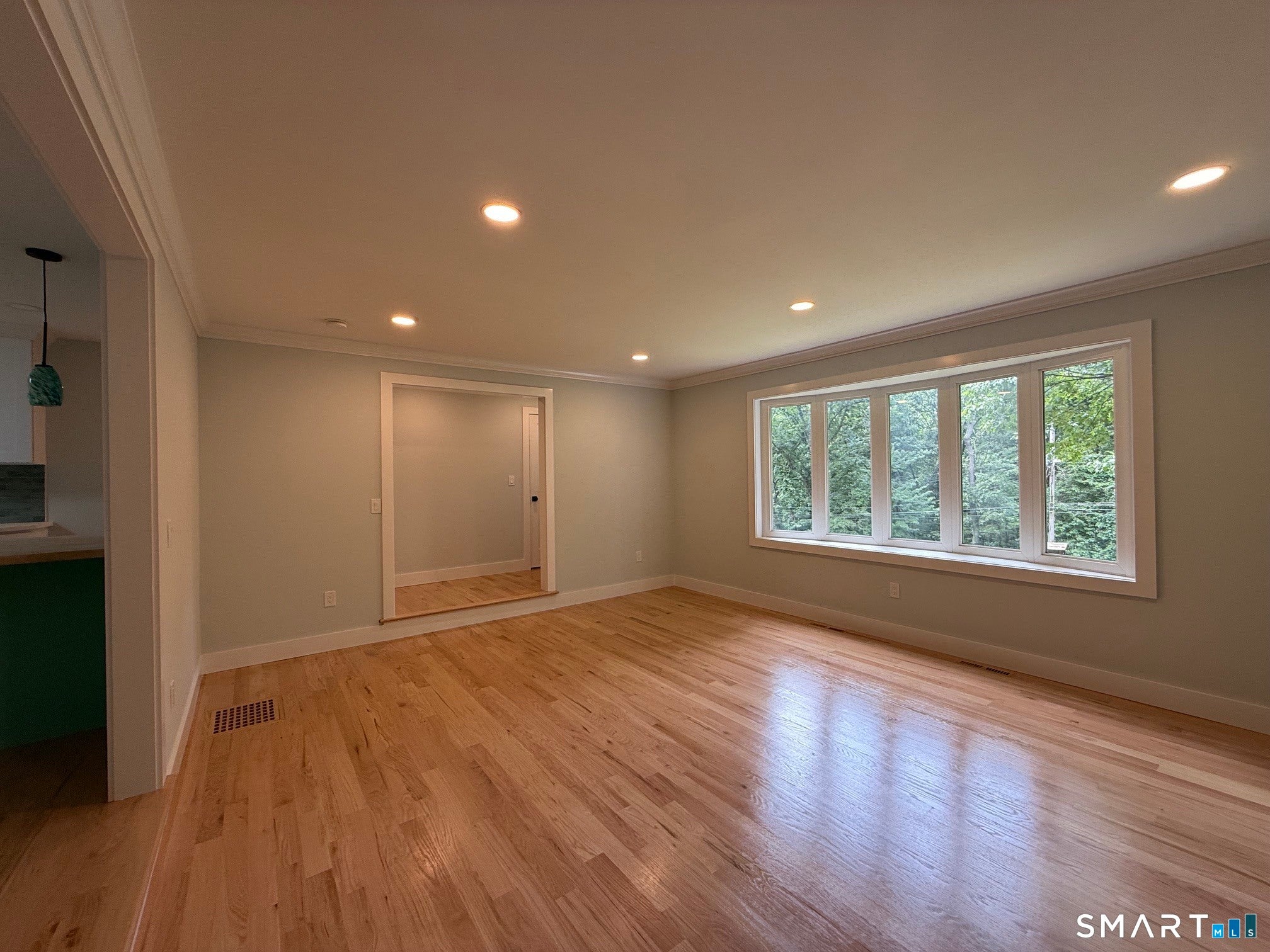 46 Forest Court North