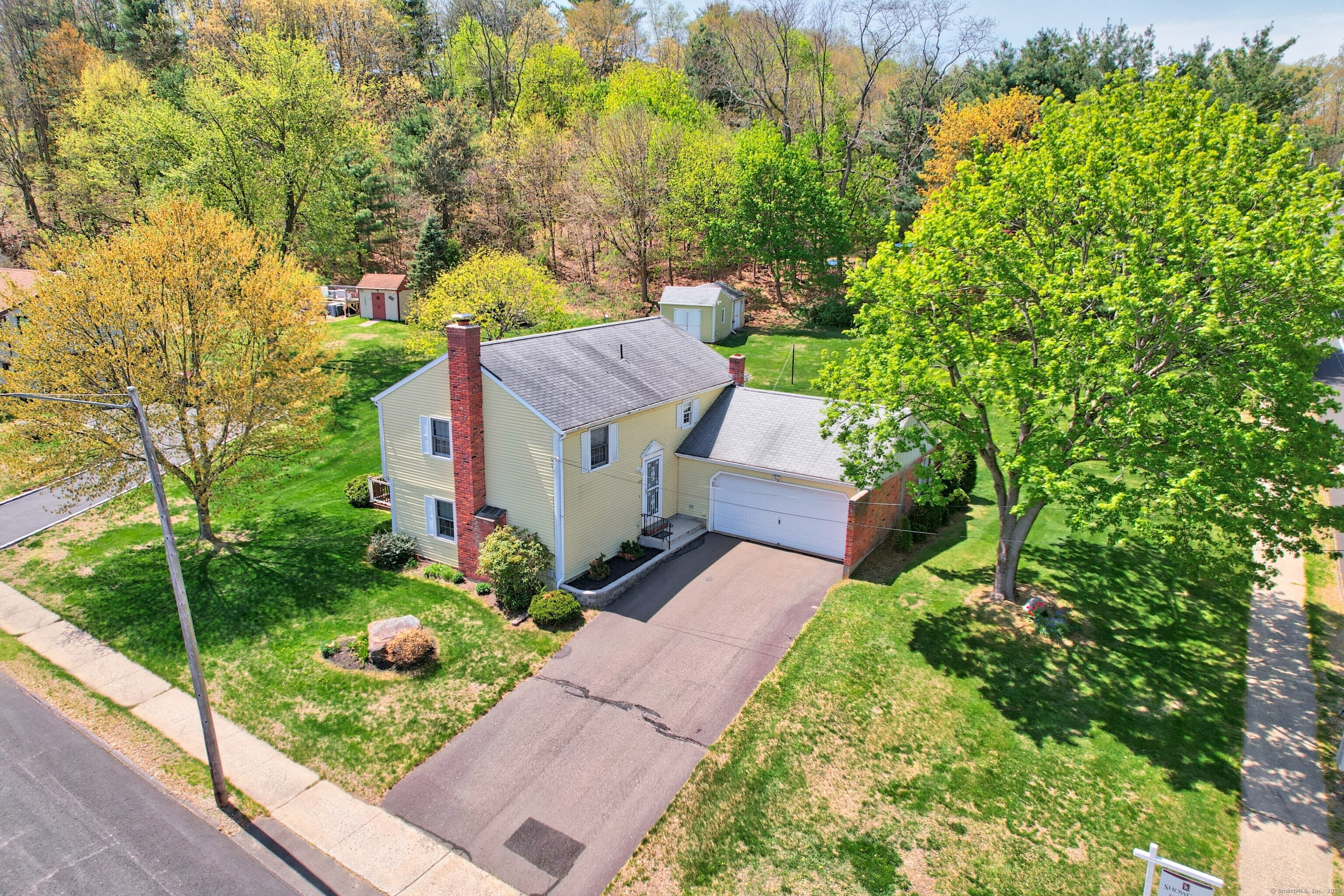Property for Sale at Matthews Street, Bristol, Connecticut - Bedrooms: 3 
Bathrooms: 2 
Rooms: 6  - $389,900