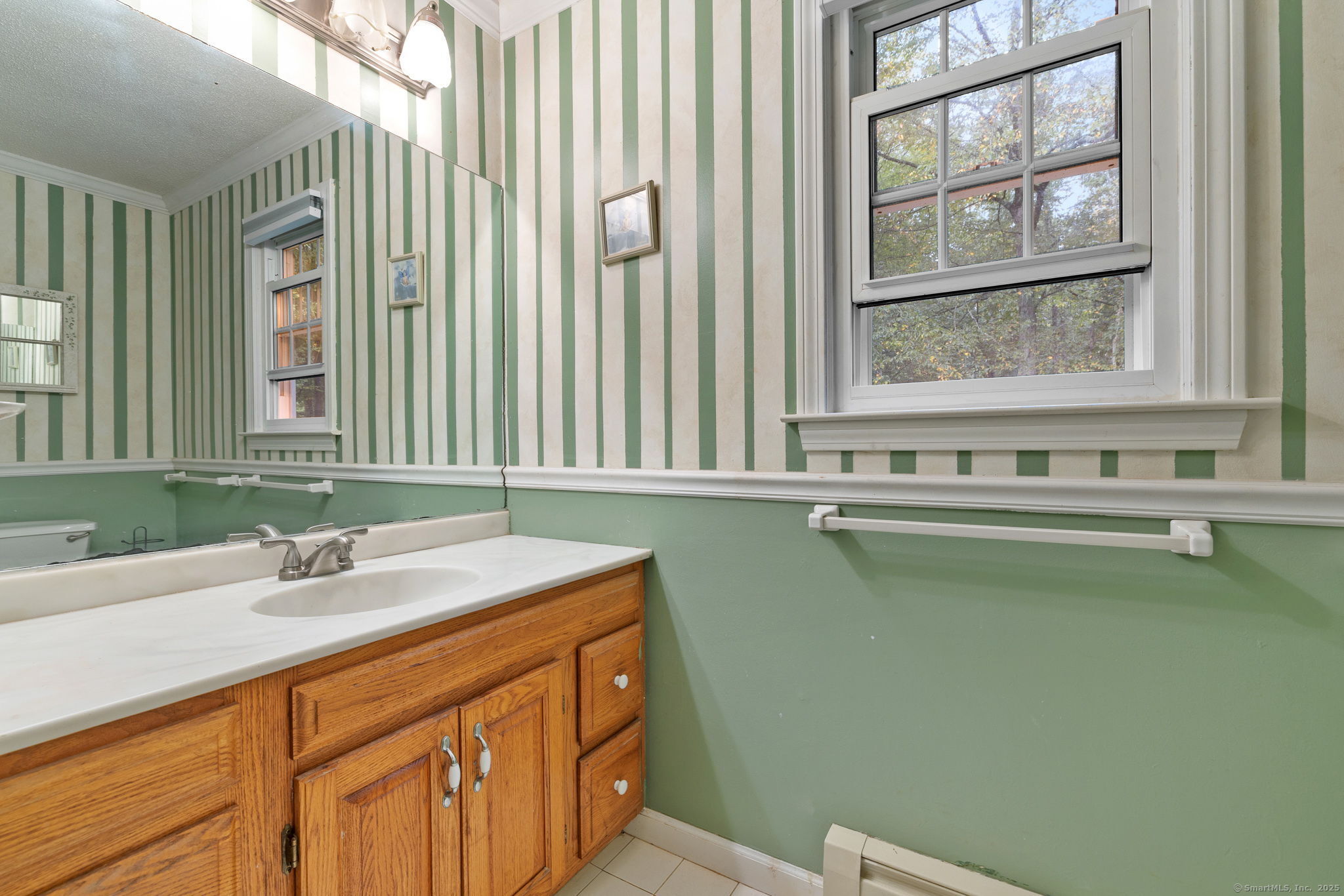 Marlborough, Connecticut 06447, United States, 4 Bedrooms Bedrooms, ,3 BathroomsBathrooms,Residential,Pending,216446