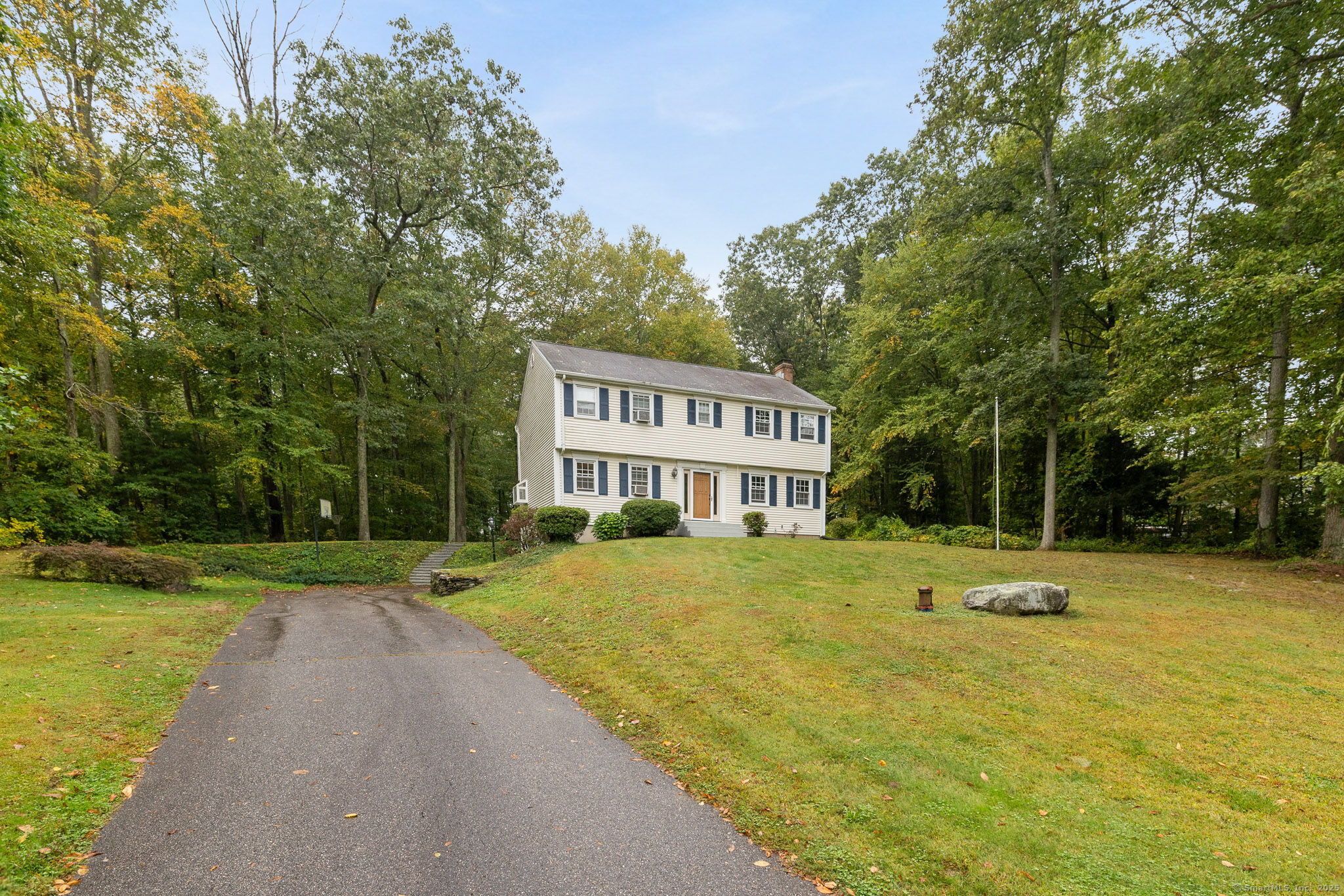 Marlborough, Connecticut 06447, United States, 4 Bedrooms Bedrooms, ,3 BathroomsBathrooms,Residential,Pending,216446