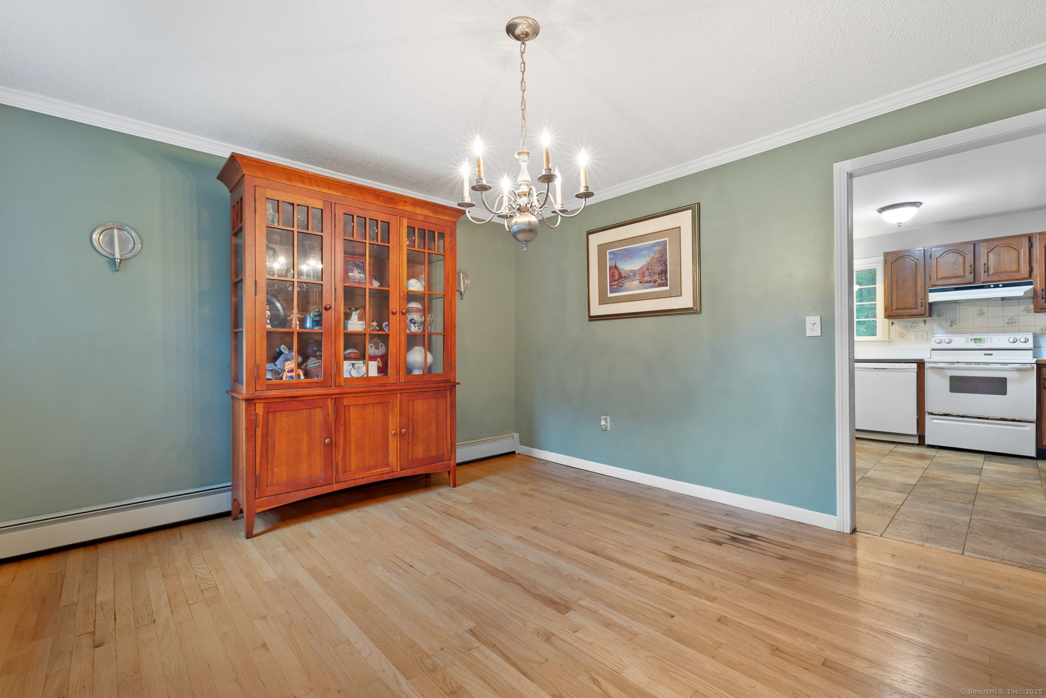 Marlborough, Connecticut 06447, United States, 4 Bedrooms Bedrooms, ,3 BathroomsBathrooms,Residential,Pending,216446