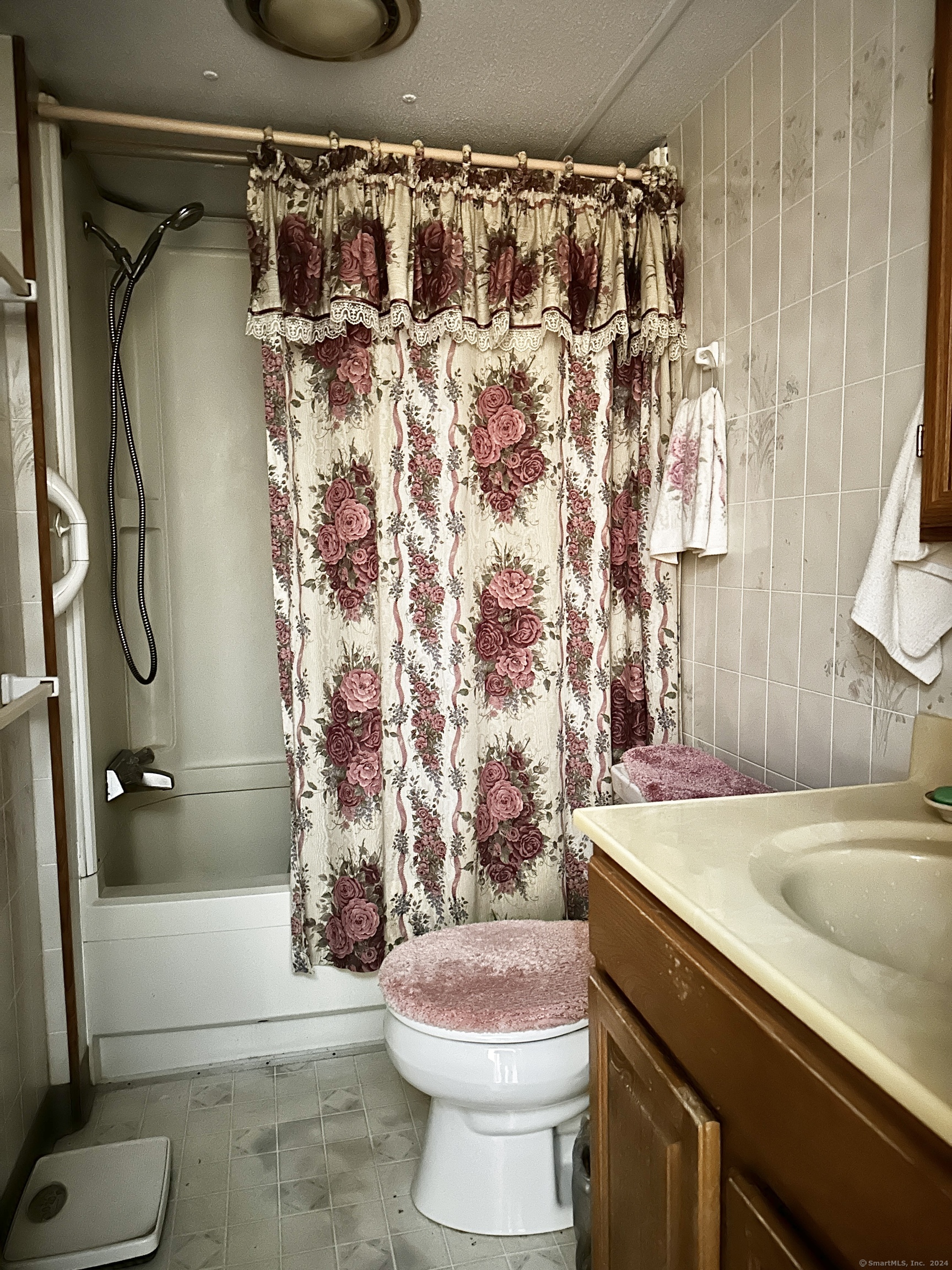 8 Sunshine Terrace, Thompson, Connecticut image 19
