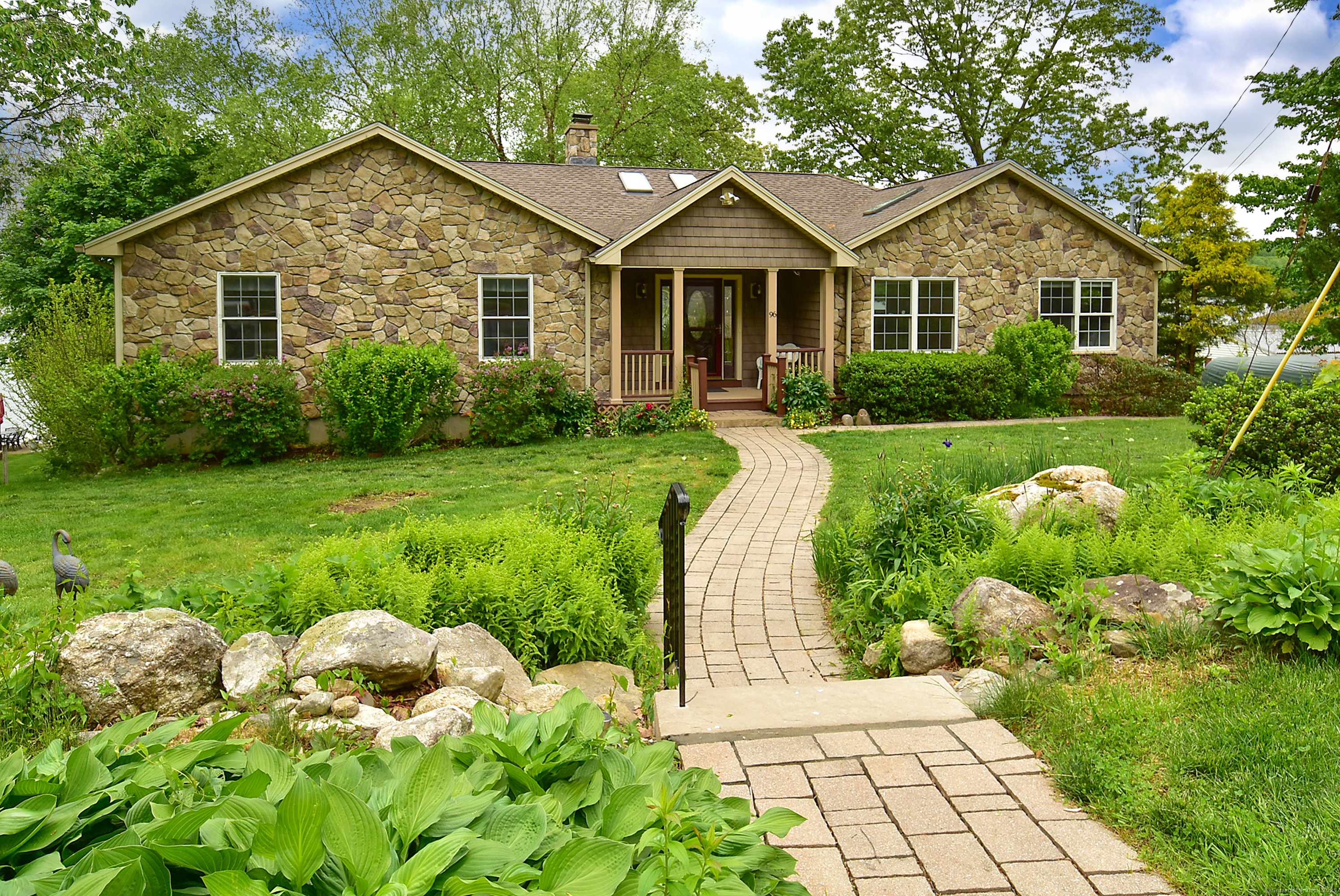 96 Avery Shores