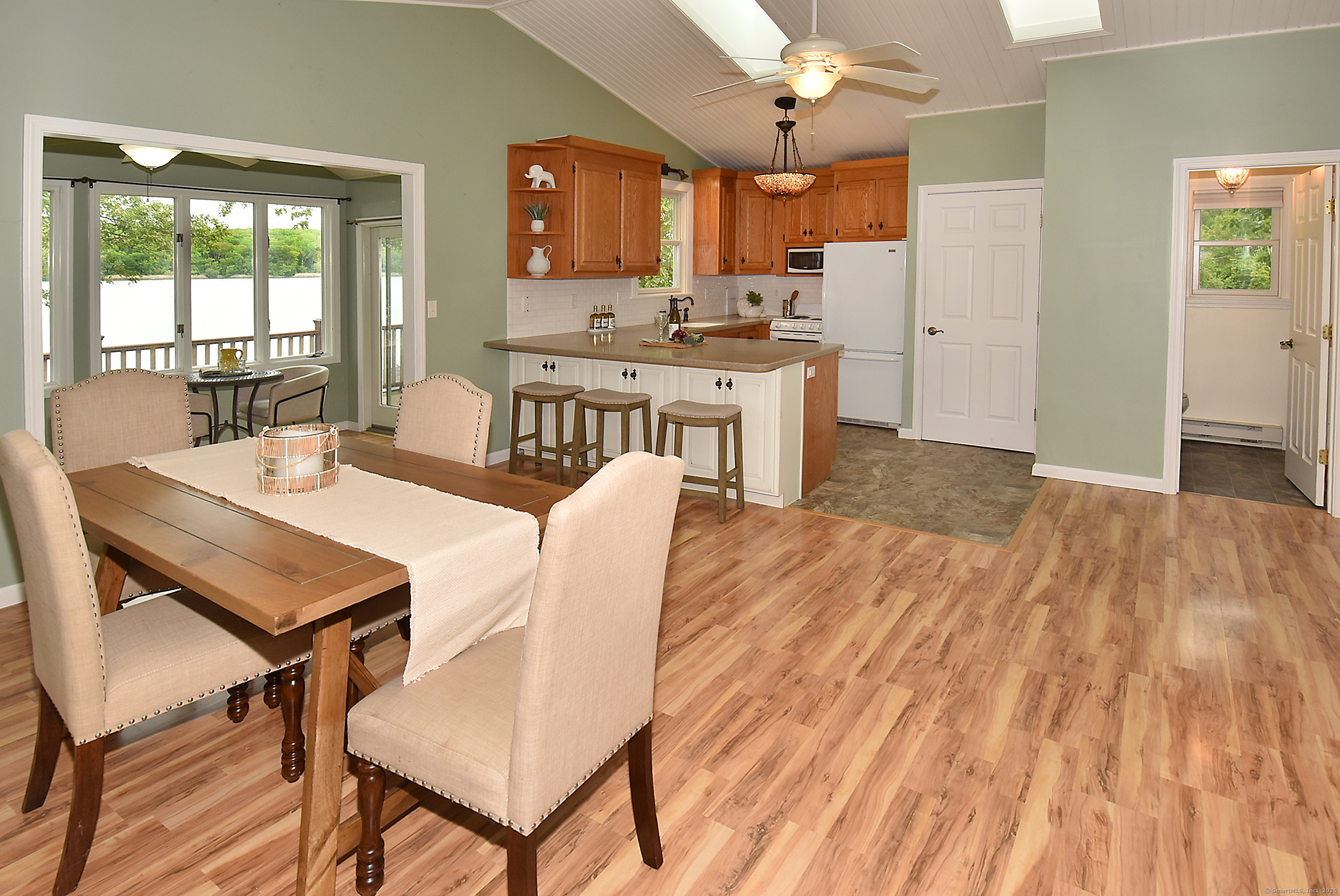 96 Avery Shores