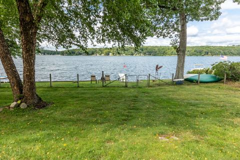 96 Avery Shores Coventry CT 06238