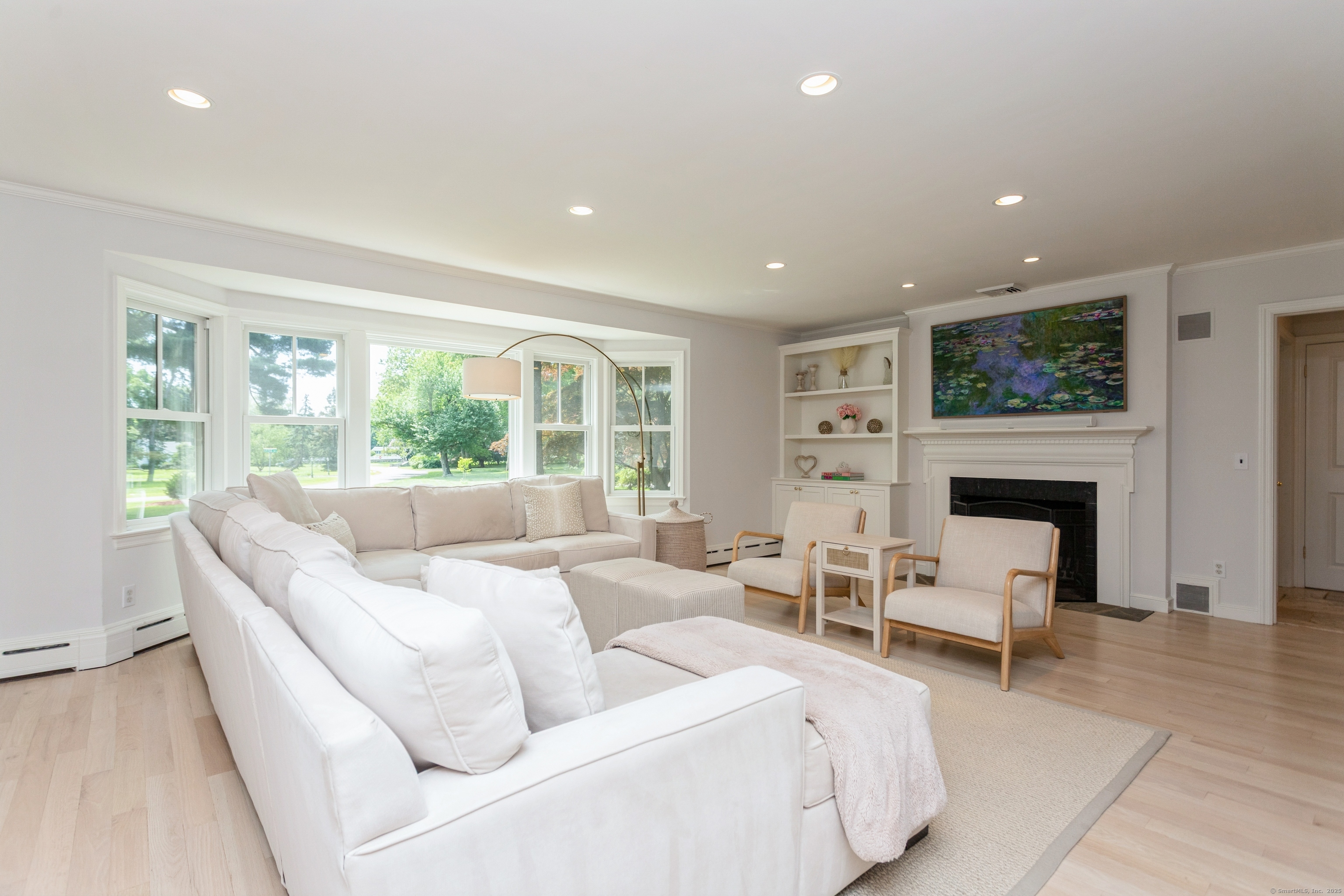 24 Pequot Drive