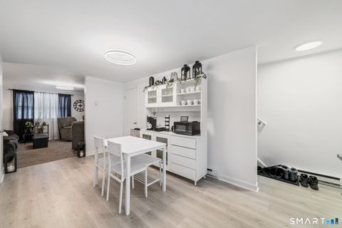 Tiny photo for 1081 New Haven Road #APT 6G, Naugatuck, CT 06770 (MLS # 24155779)