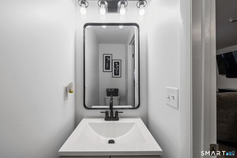 Tiny photo for 1081 New Haven Road #APT 6G, Naugatuck, CT 06770 (MLS # 24155779)