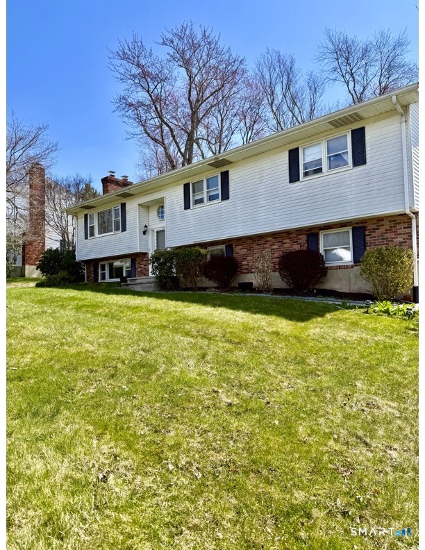 166 Round Hill Road