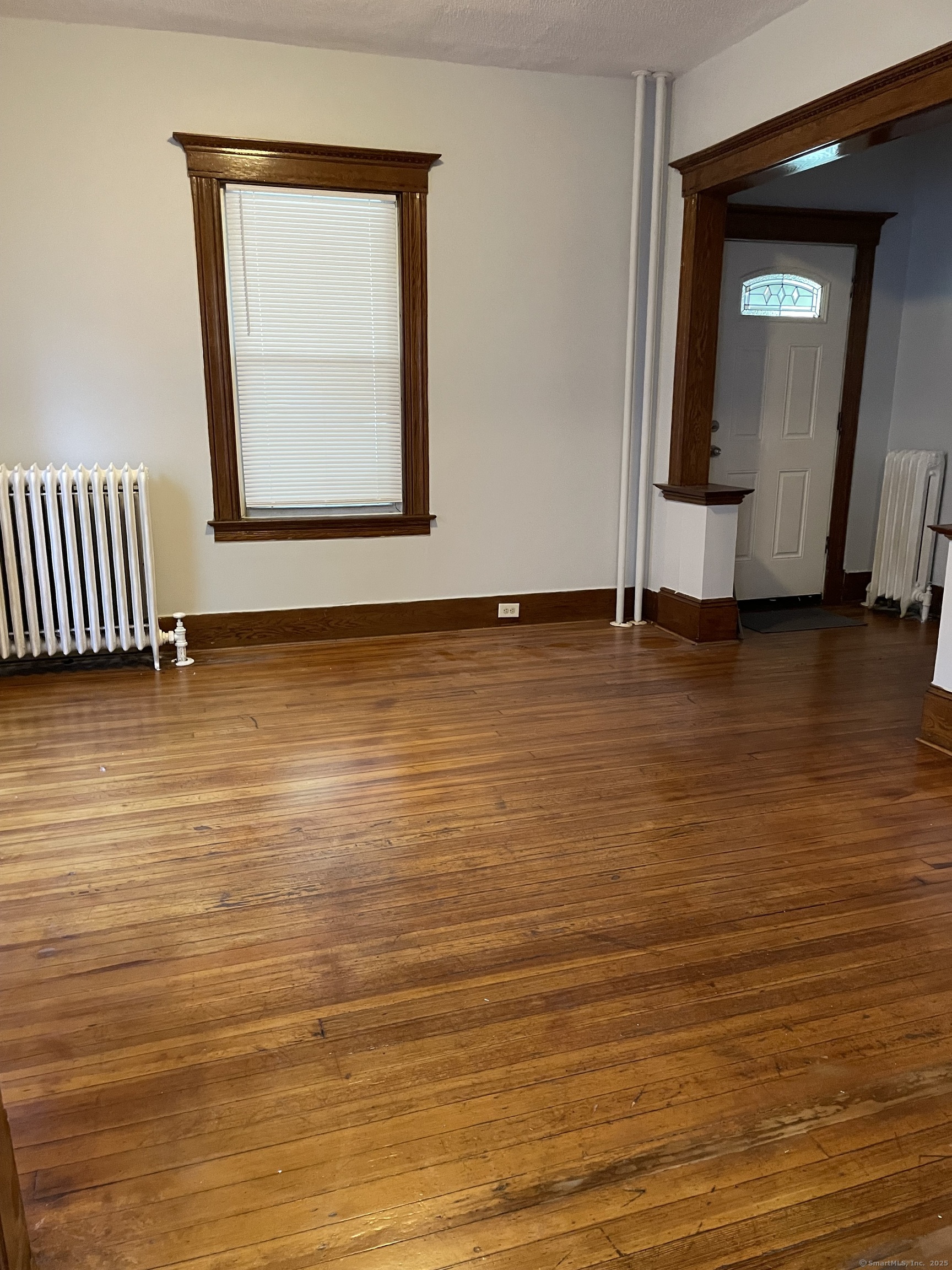 Westland Street 1, Hartford, Connecticut - 2 Bedrooms  
1 Bathrooms  
5 Rooms - 