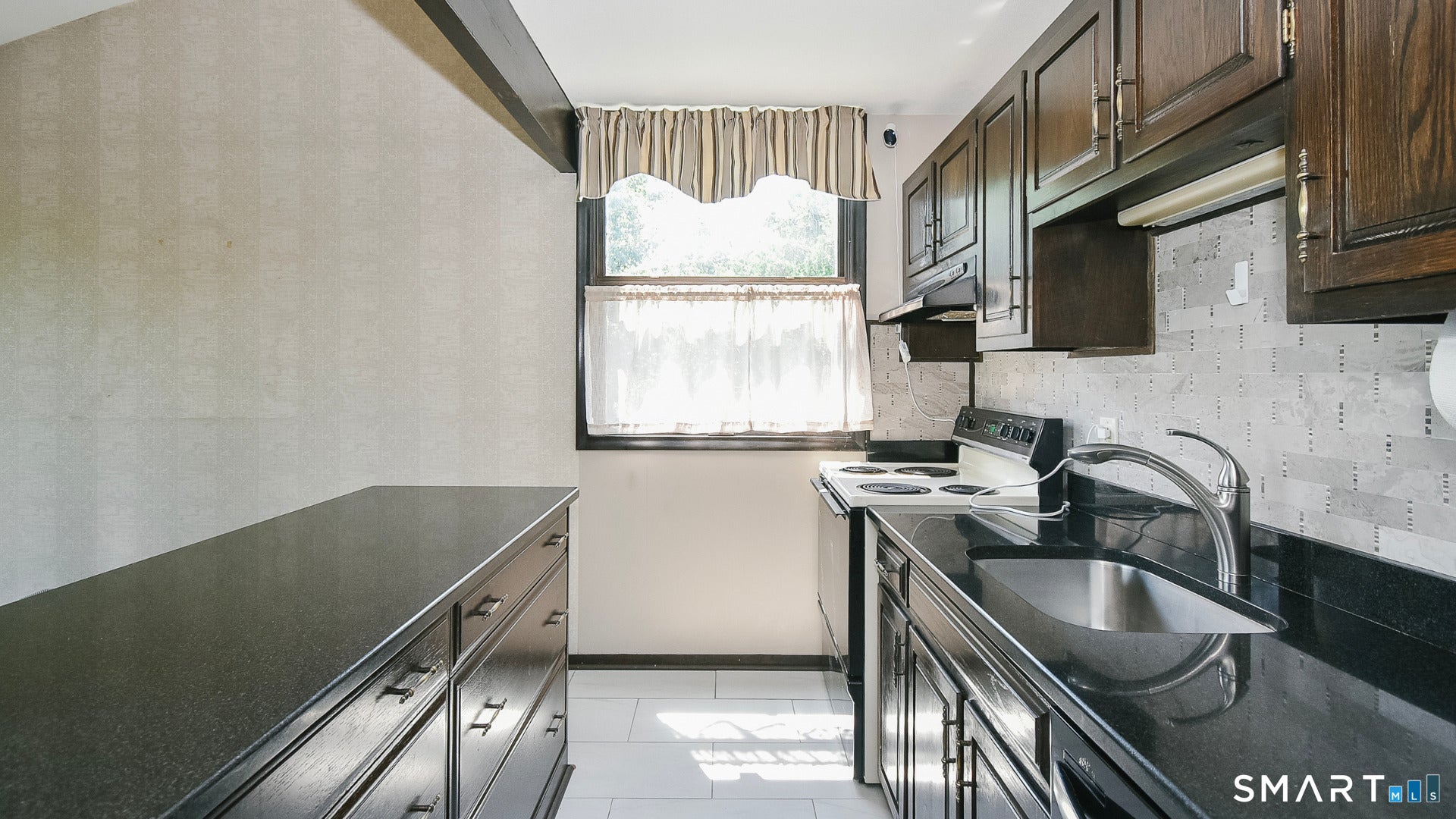 121 Country Squire Drive B