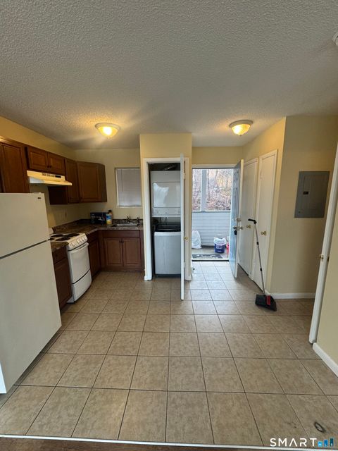 Photo of 4 Warwick Street #APT 17, New Haven, CT 06513 (MLS # 24157976)