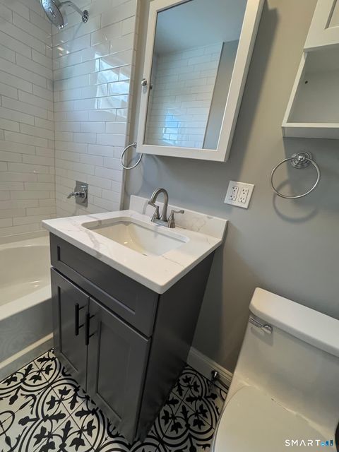 Tiny photo for 162 Fox Street #2nd, Bridgeport, CT 06605 (MLS # 24157839)