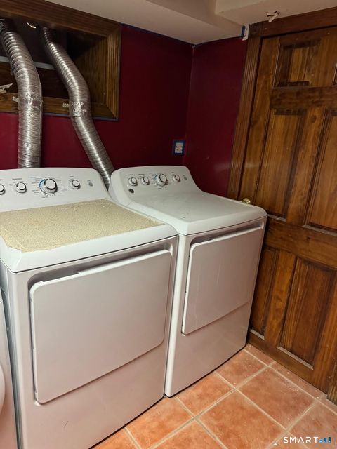 Tiny photo for 162 Fox Street #2nd, Bridgeport, CT 06605 (MLS # 24157839)