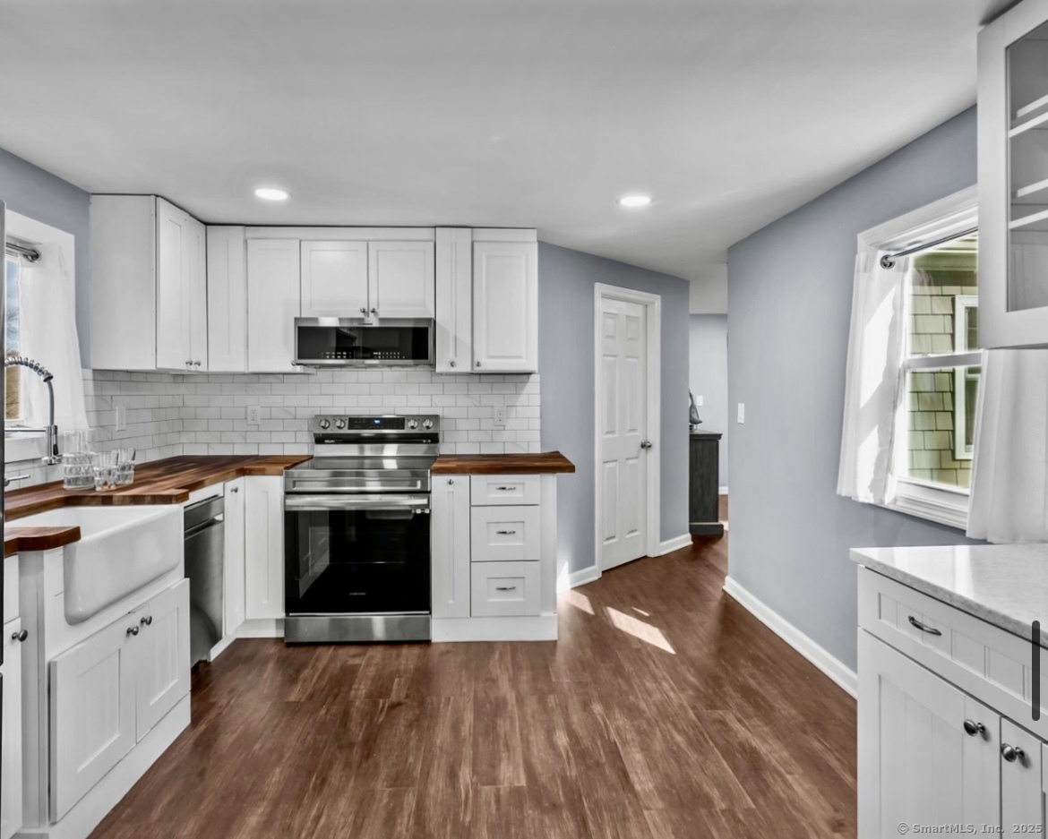 25 Mohawk Trail, East Hampton, Connecticut image 4
