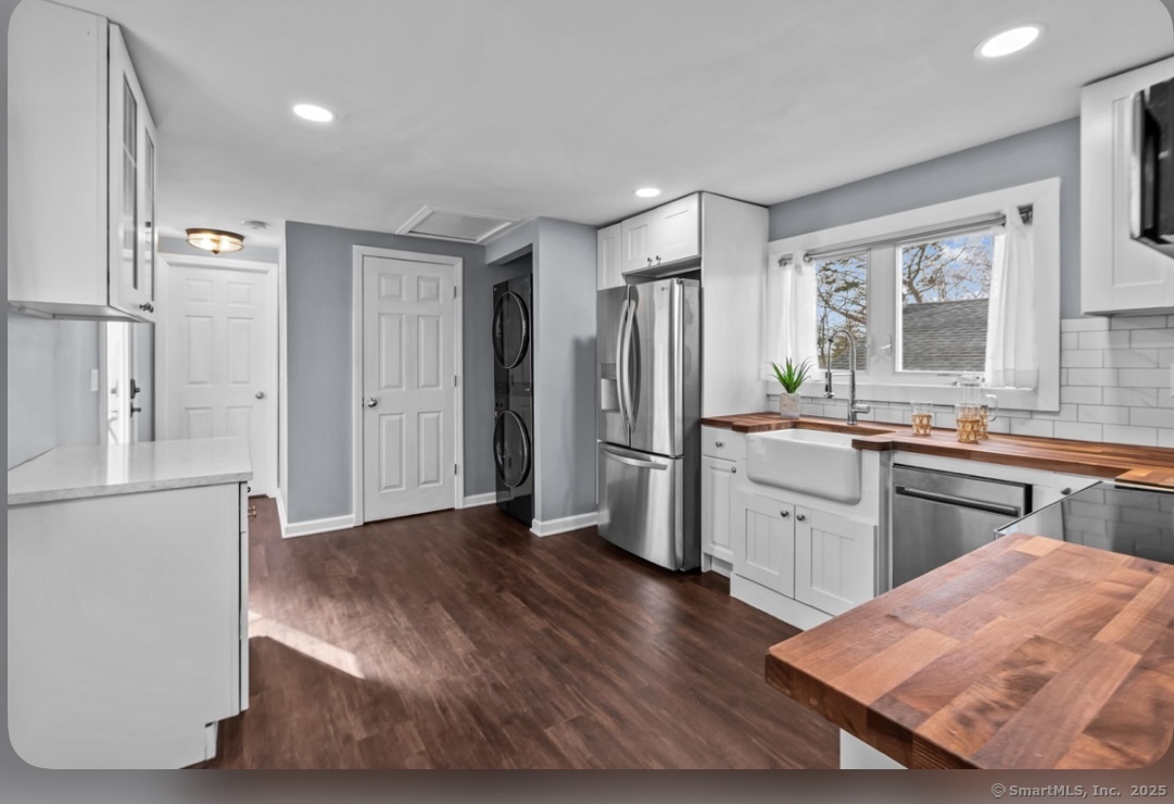25 Mohawk Trail, East Hampton, Connecticut image 3