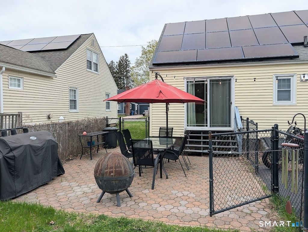 Photo of 36 Marshall Road, Manchester, CT 06040 (MLS # 24164542)