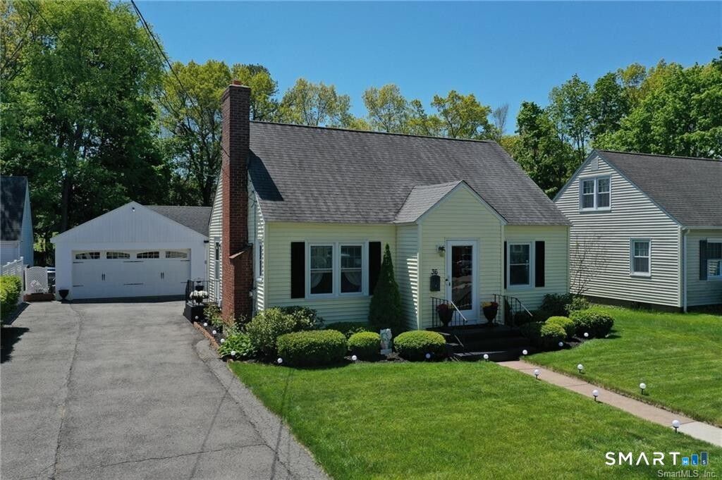Photo of 36 Marshall Road, Manchester, CT 06040 (MLS # 24164542)