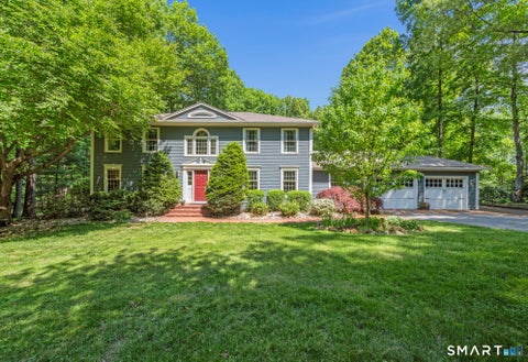 Photo of 82 Beverly Drive, Avon, CT 06001 (MLS # 24179072)