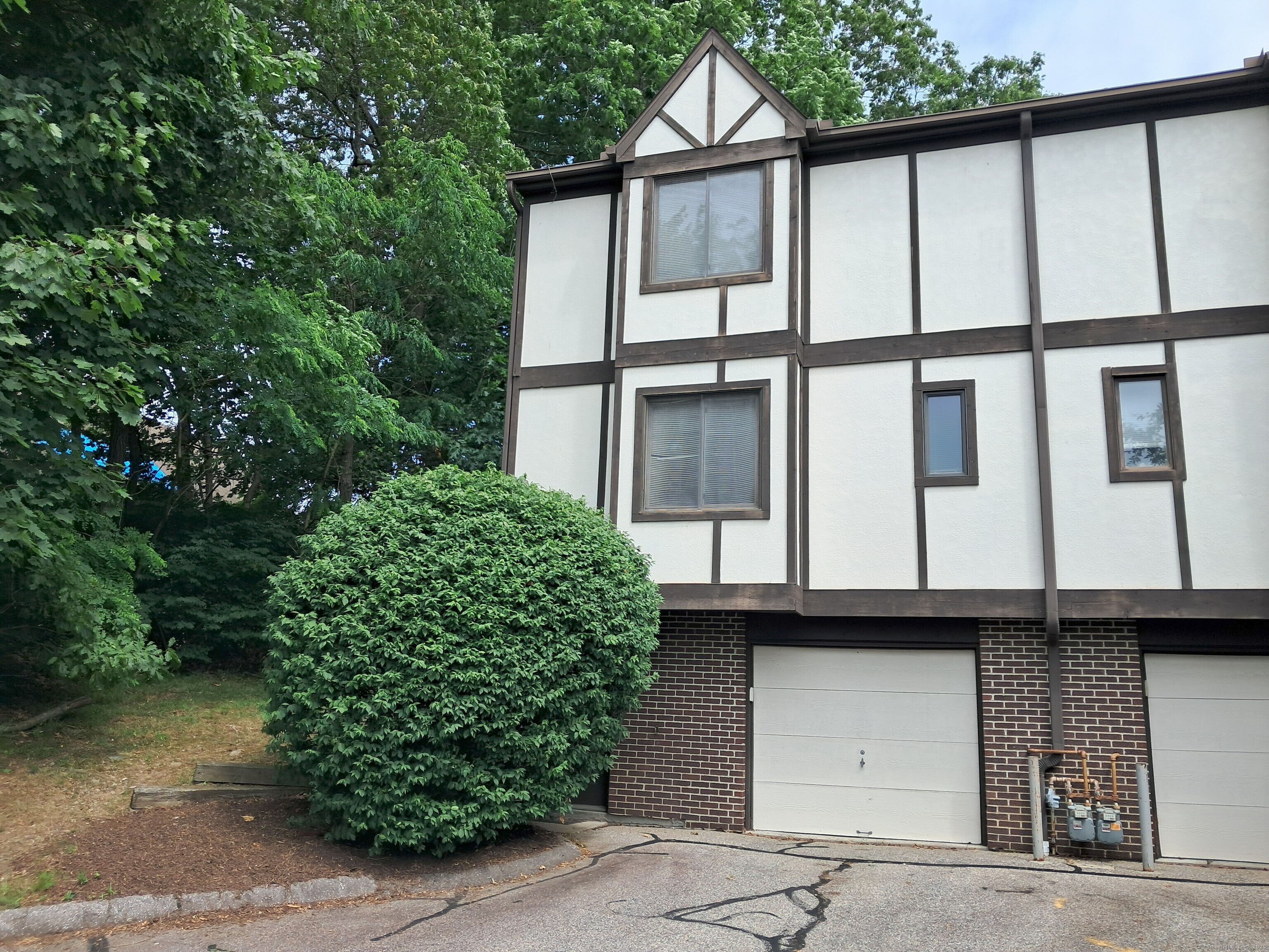 204 New Haven Avenue 9A