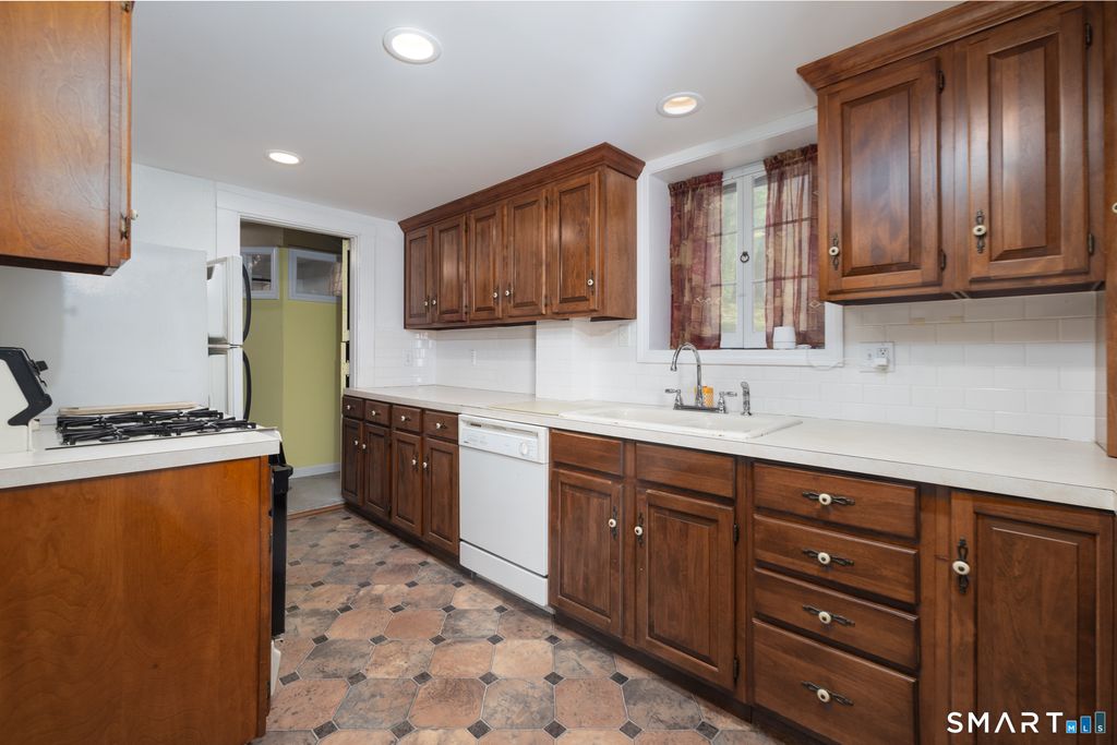 Photo of 41 Chester Avenue, Waterbury, CT 06704 (MLS # 24174862)