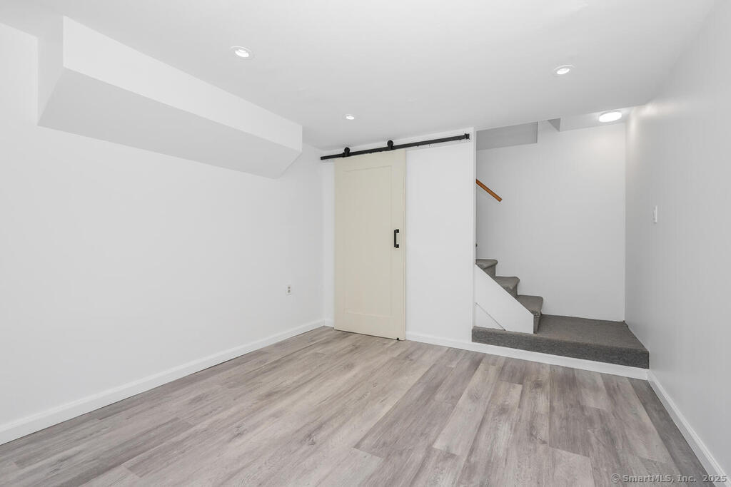 Fairfield, Connecticut 06824, United States, 2 Bedrooms Bedrooms, ,2 BathroomsBathrooms,Residential,Active,187635