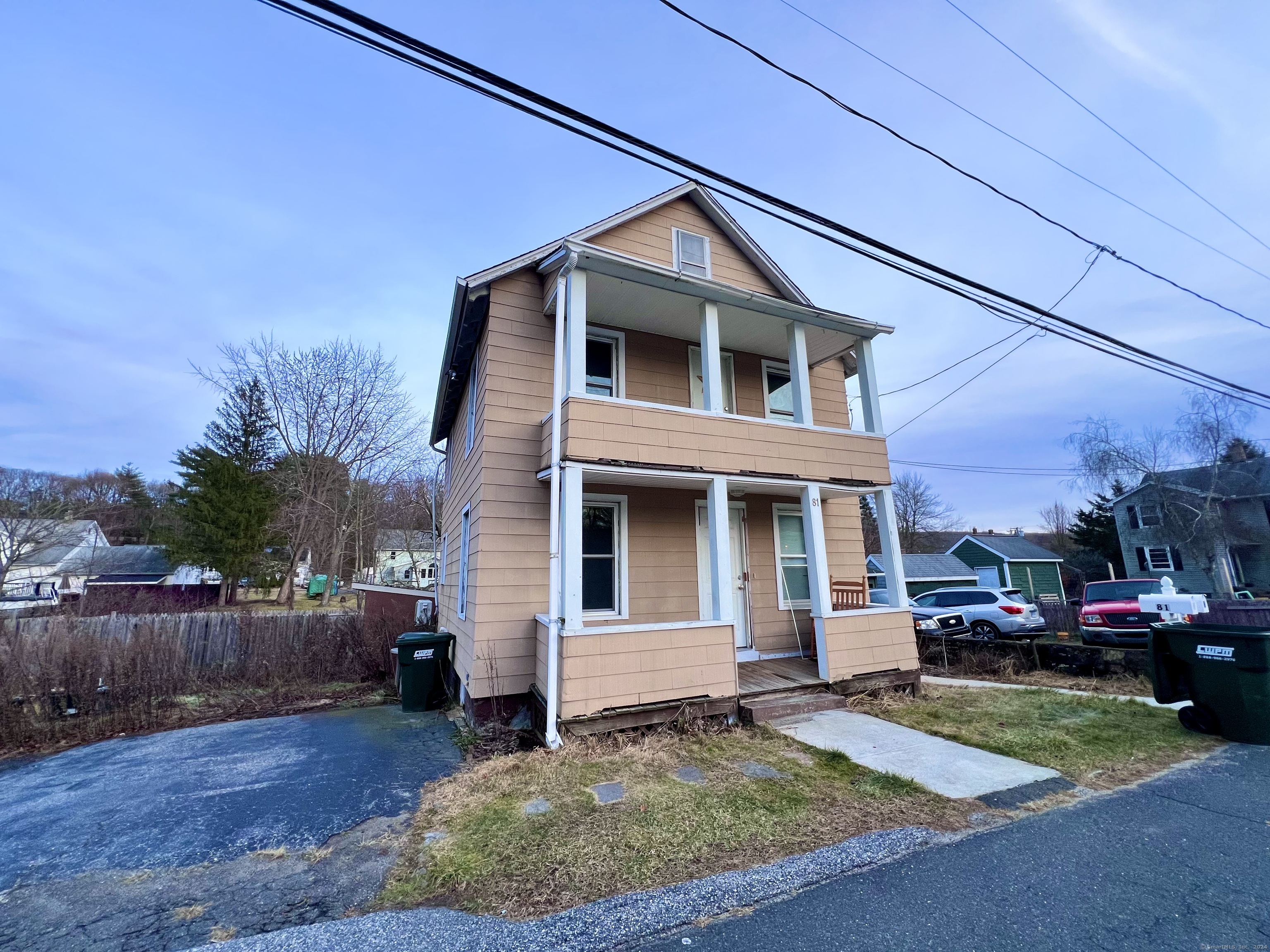 Bushnell Street, Plymouth, Connecticut - 3 Bedrooms  
2 Bathrooms  
9 Rooms - 