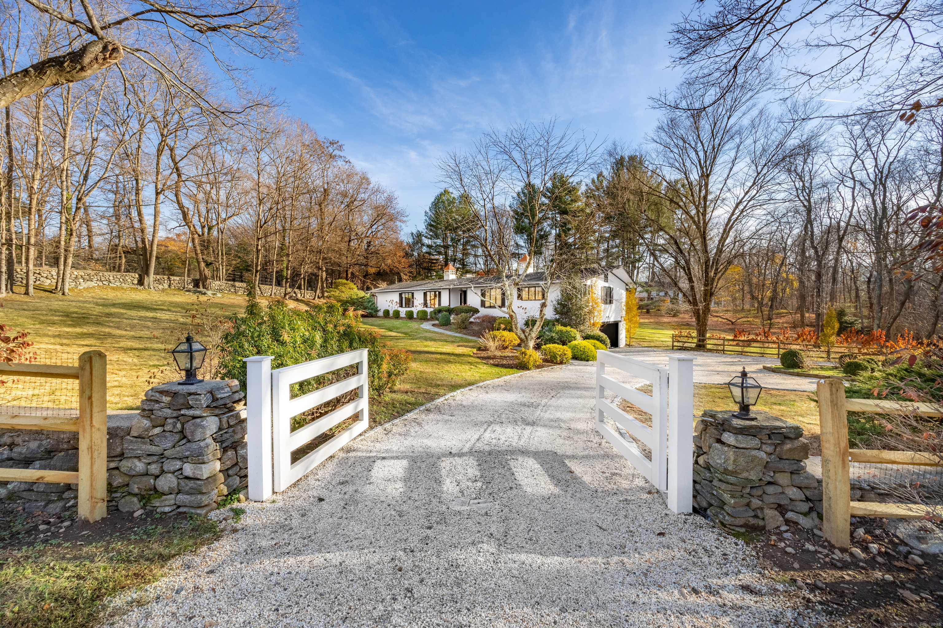 Rental Property at Hulls Farm Road, Fairfield, Connecticut - Bedrooms: 4 
Bathrooms: 4 
Rooms: 7  - $15,000 MO.