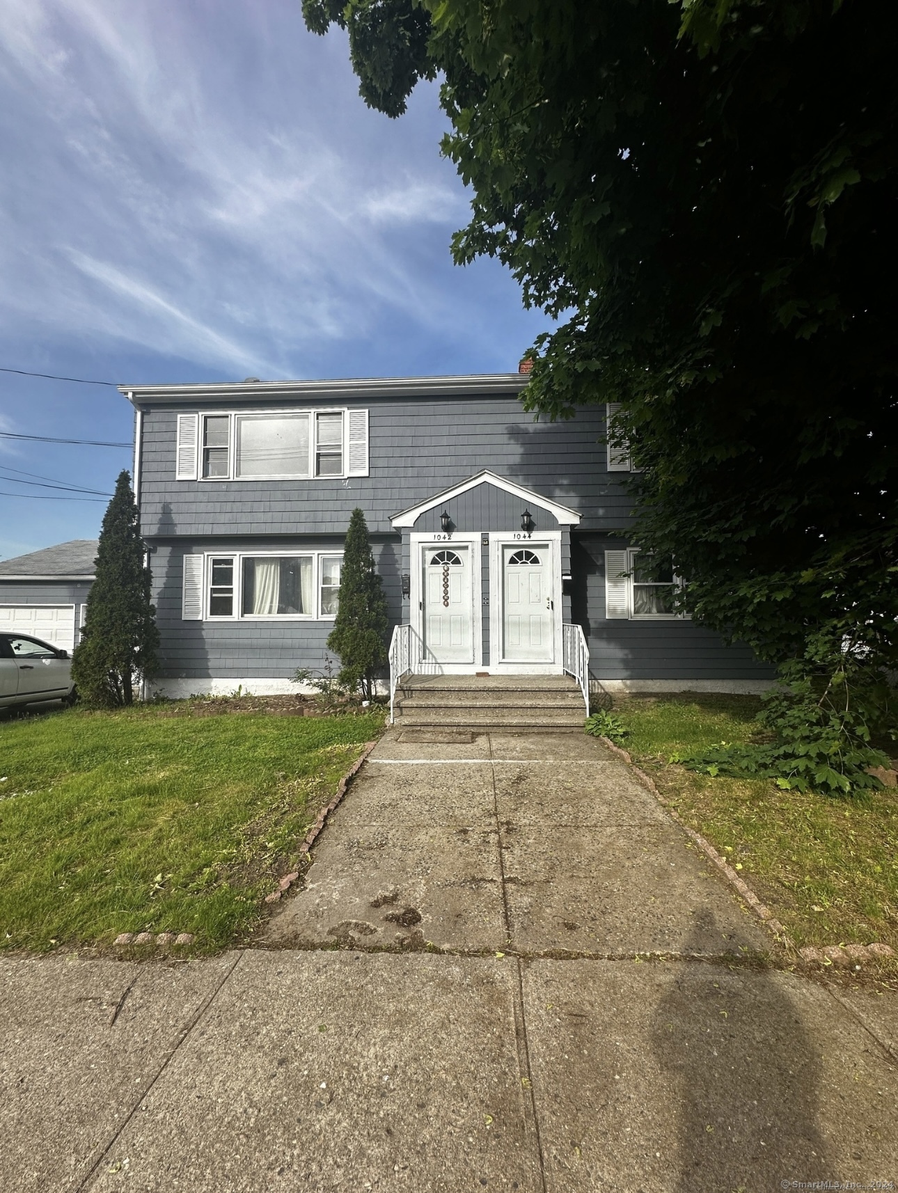 1042 Wayne Street, Bridgeport, Connecticut - 3 Bedrooms  
1 Bathrooms  
5 Rooms - 