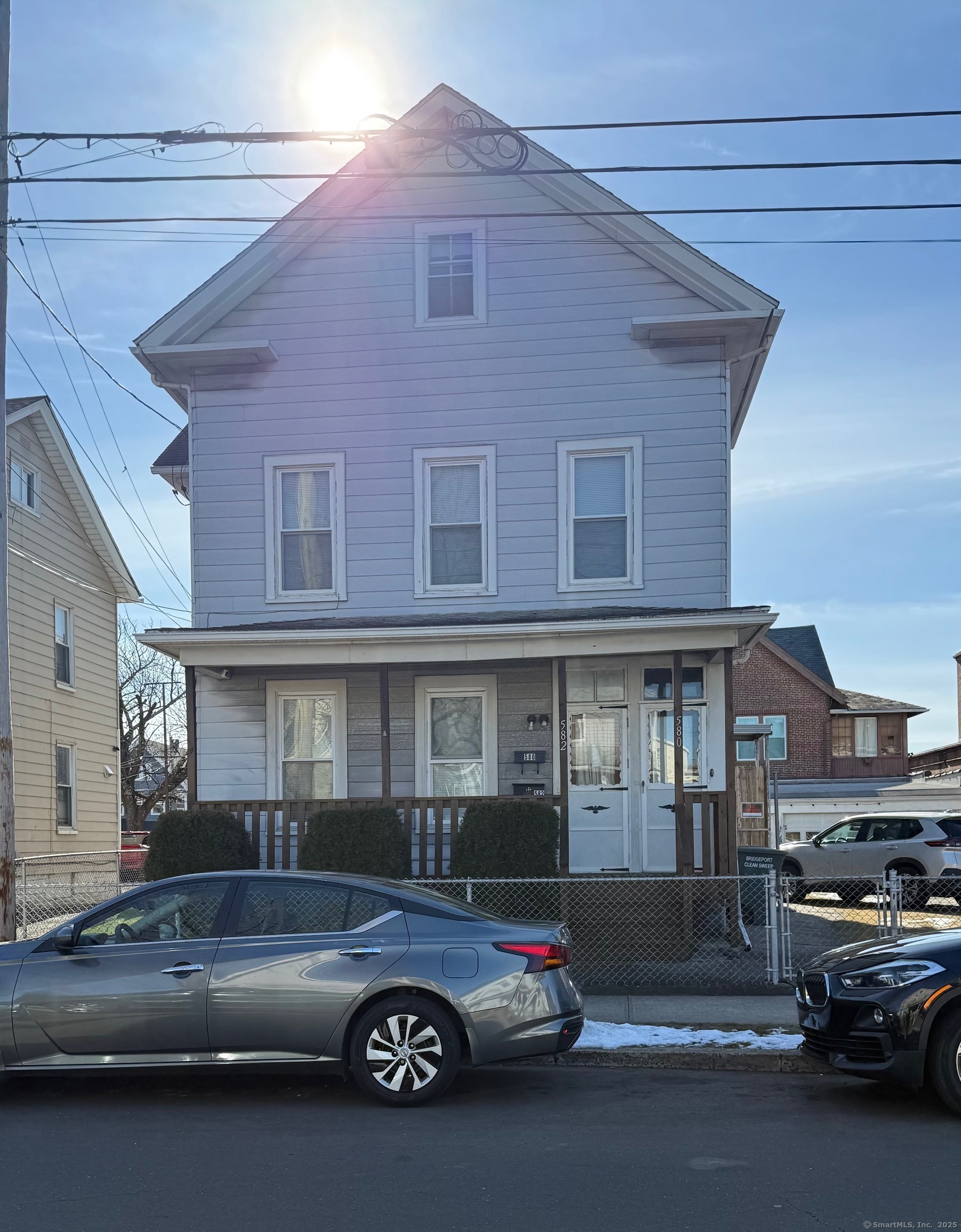 Shelton Street, Bridgeport, Connecticut - 6 Bedrooms  
2 Bathrooms  
14 Rooms - 