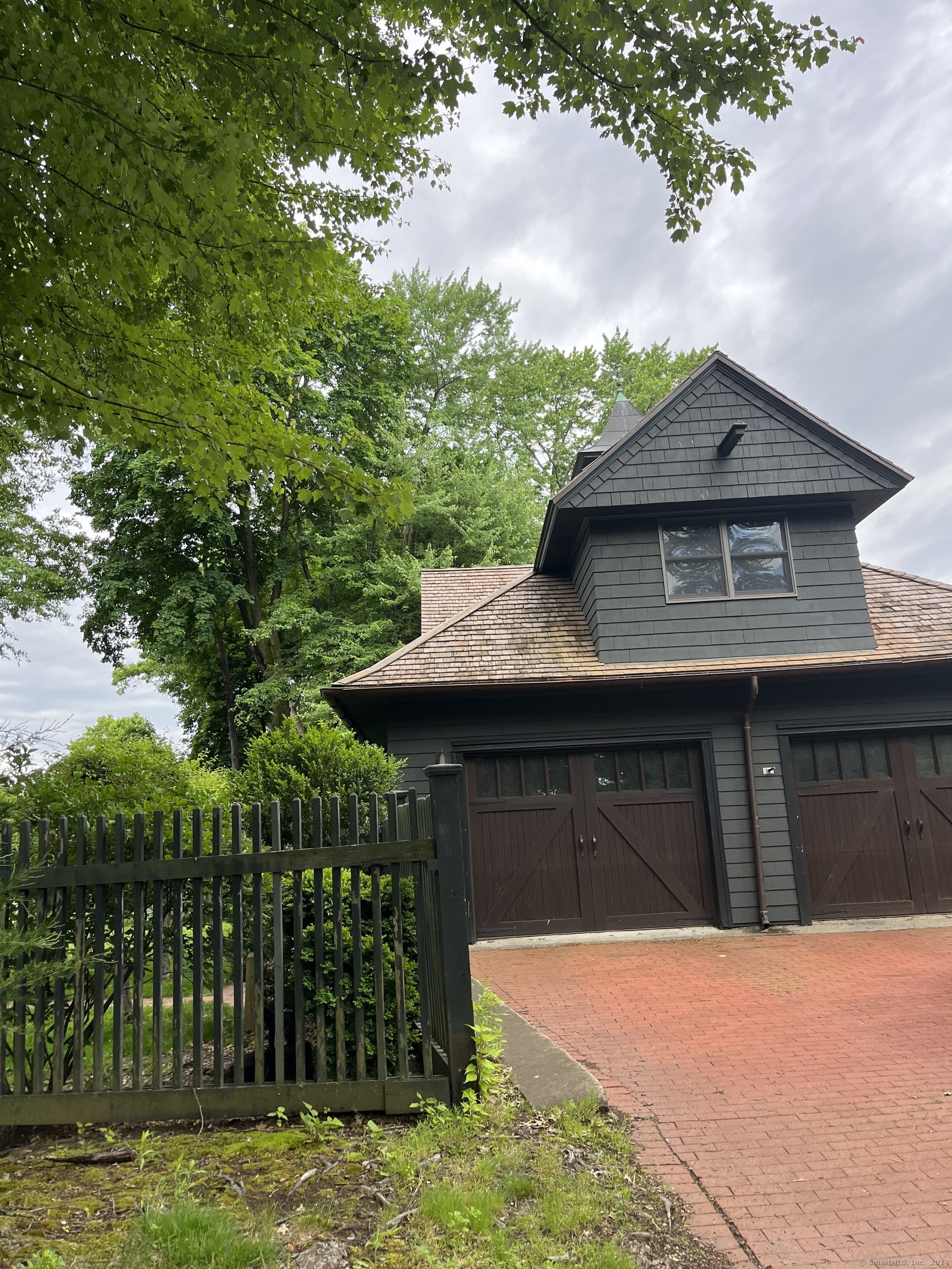 Rental Property at 55 Lorraine Street, Hartford, Connecticut - Bedrooms: 1 
Bathrooms: 1 
Rooms: 4  - $2,000 MO.