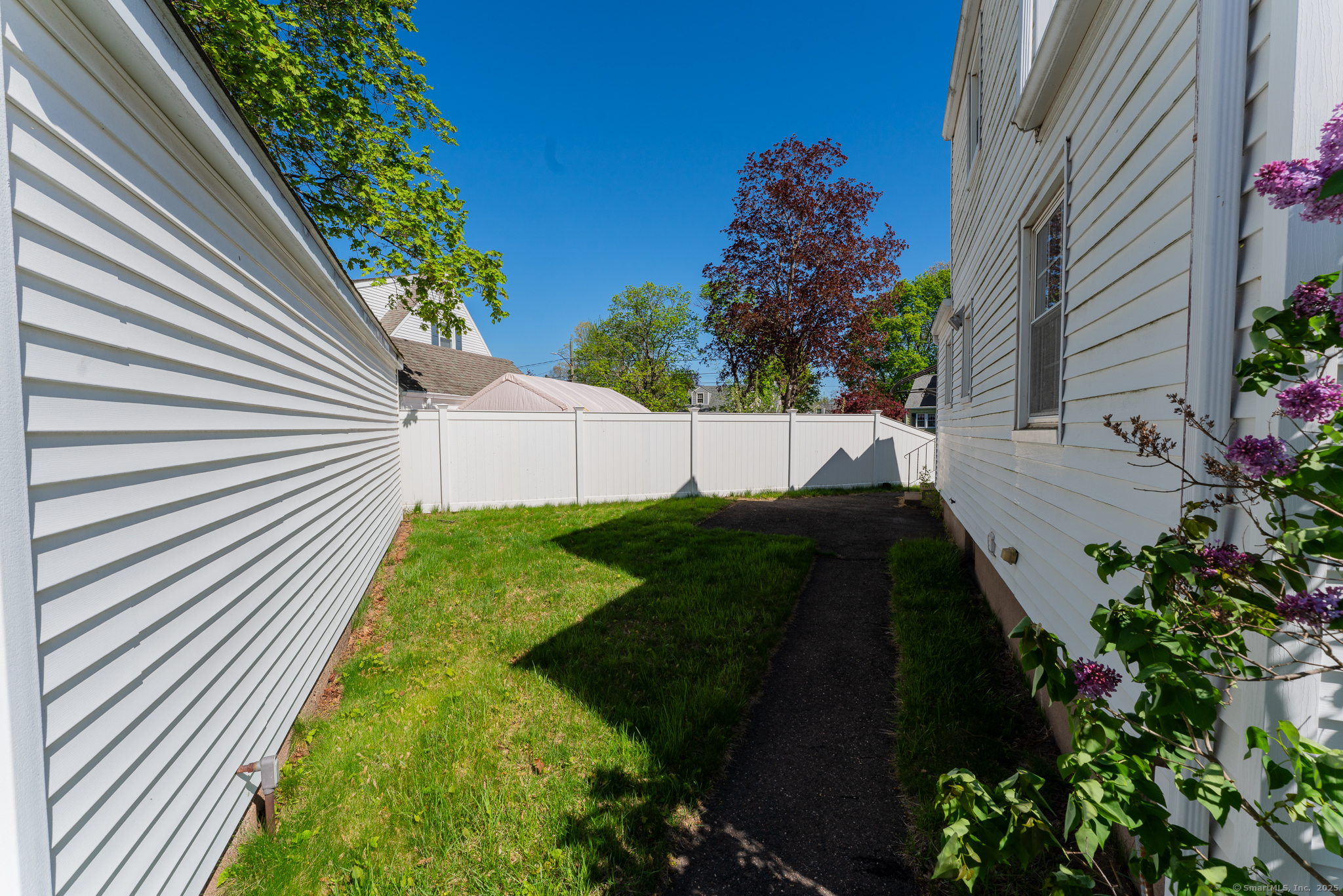 64 Foxcroft Drive, Manchester, Connecticut image 4