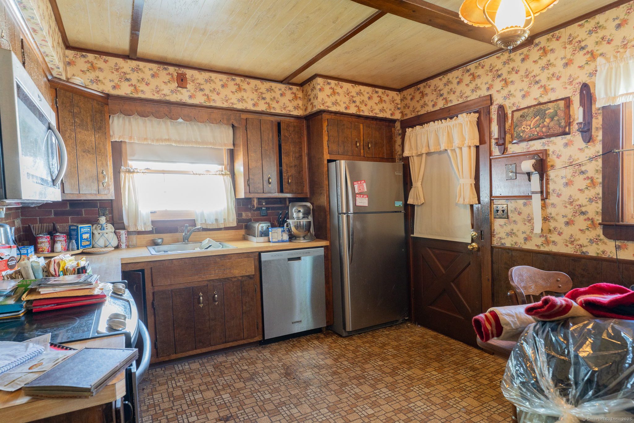 64 Foxcroft Drive, Manchester, Connecticut image 9