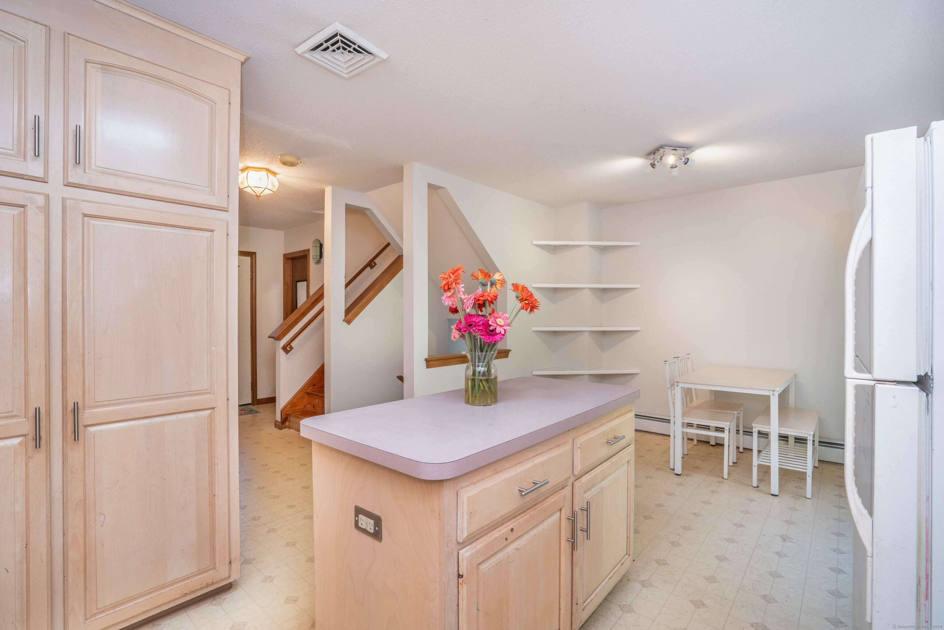 Portland, Connecticut 06480, United States, 3 Bedrooms Bedrooms, ,3 BathroomsBathrooms,Residential,Active,222788