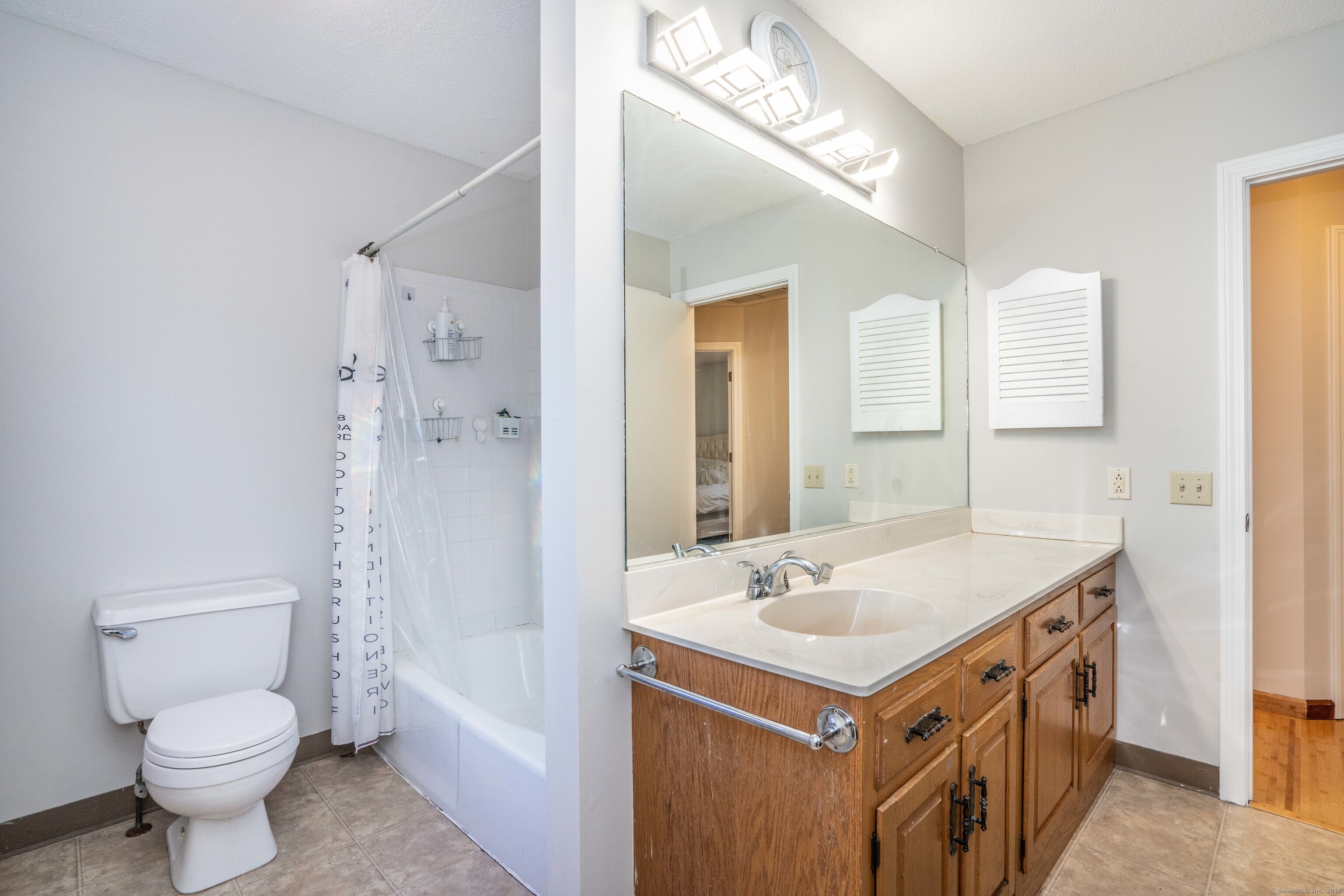 Portland, Connecticut 06480, United States, 3 Bedrooms Bedrooms, ,3 BathroomsBathrooms,Residential,Active,222788