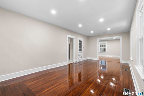 Tiny photo for 30 Washington Manor Avenue, West Haven, CT 06516 (MLS # 24157904)