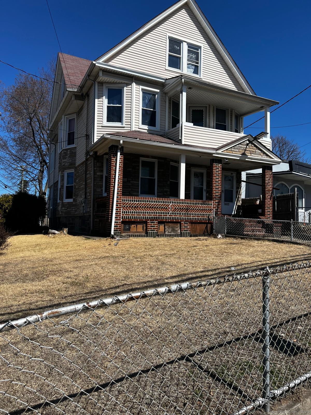 Rental Property at Boston Avenue 1st Floor, Bridgeport, Connecticut - Bedrooms: 3 
Bathrooms: 1 
Rooms: 5  - $2,200 MO.