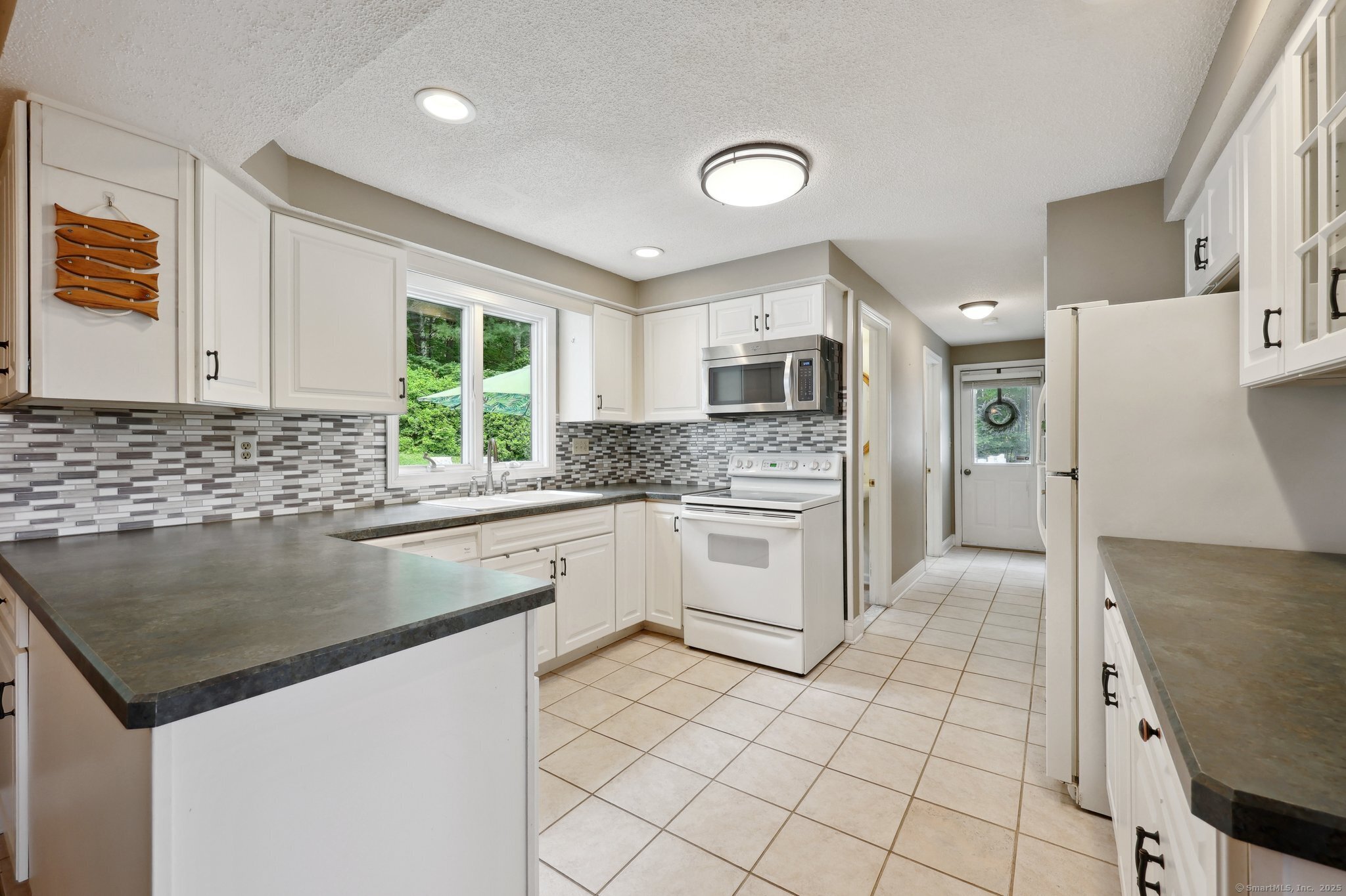 25 New England Drive, Wallingford, Connecticut image 11