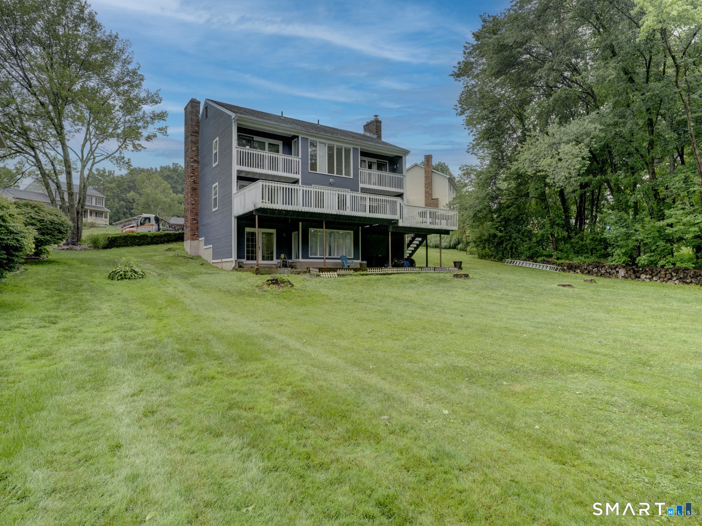 137 Hollyberry Lane