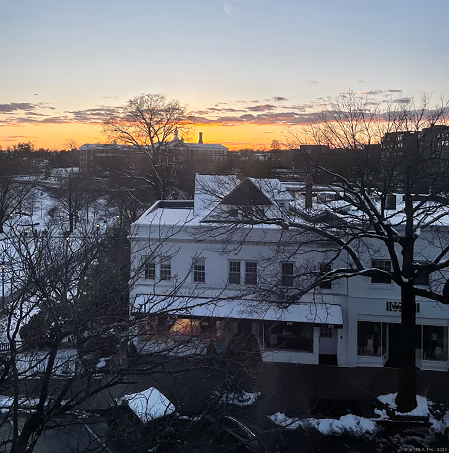 Greenwich, Connecticut 06830, United States, 2 Bedrooms Bedrooms, ,1 BathroomBathrooms,Residential,Active,130538