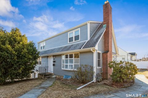 Photo of 8 Reynolds Place, Greenwich, CT 06831 (MLS # 24149518)