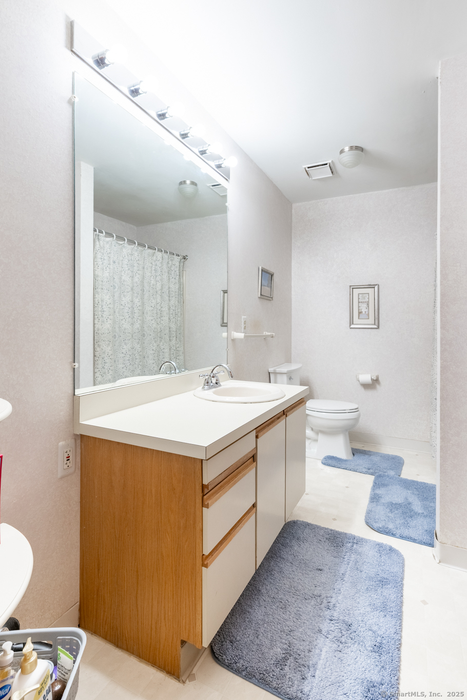 590 E Center Street #F, Manchester, Connecticut image 7