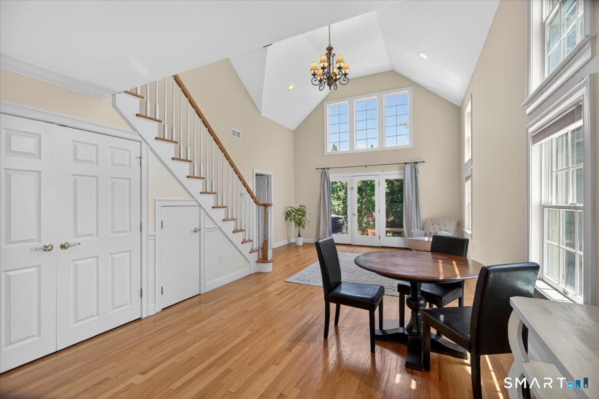 10 Mirror Pond Road 10