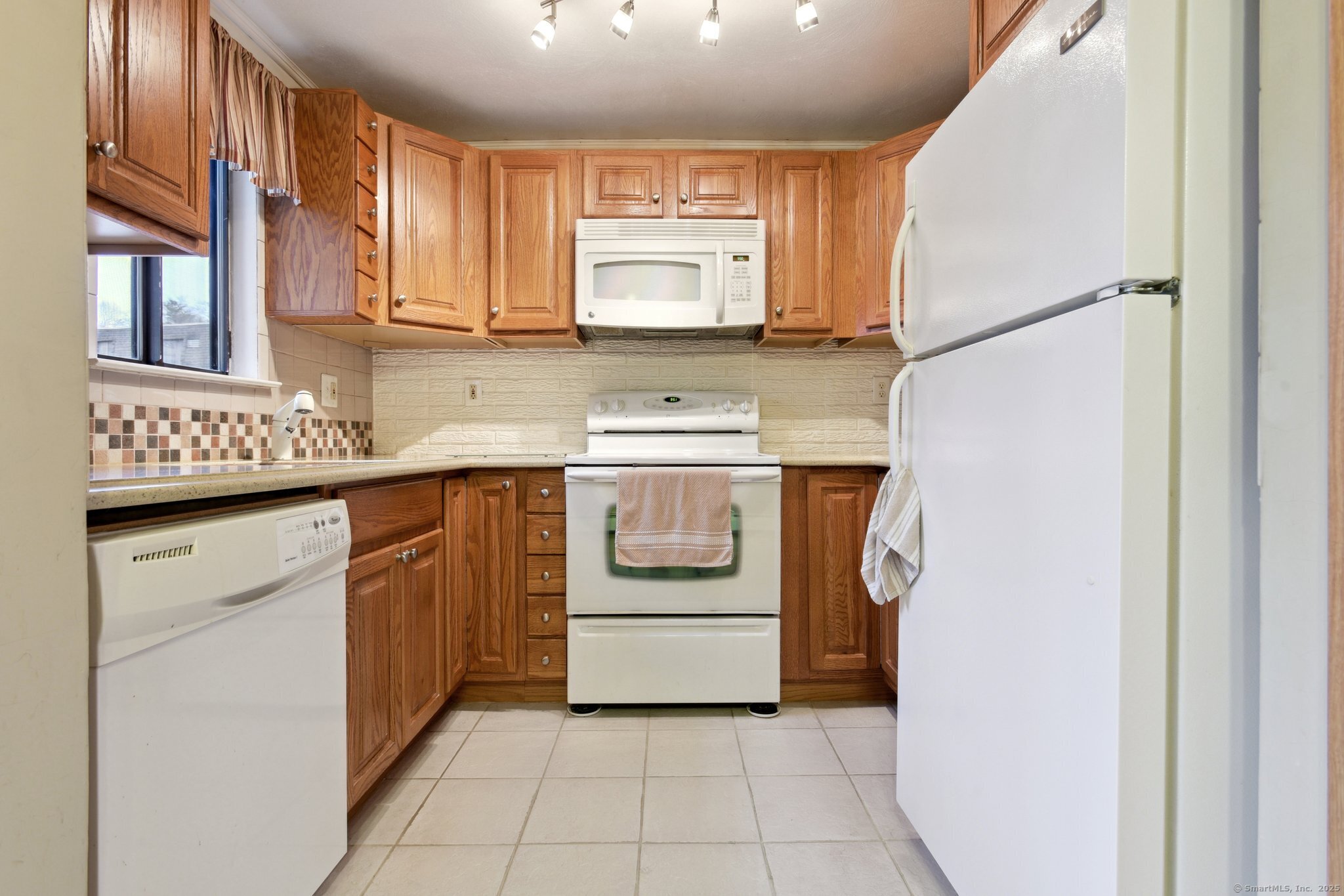 828 Blackstone Village #828, Meriden, Connecticut image 5