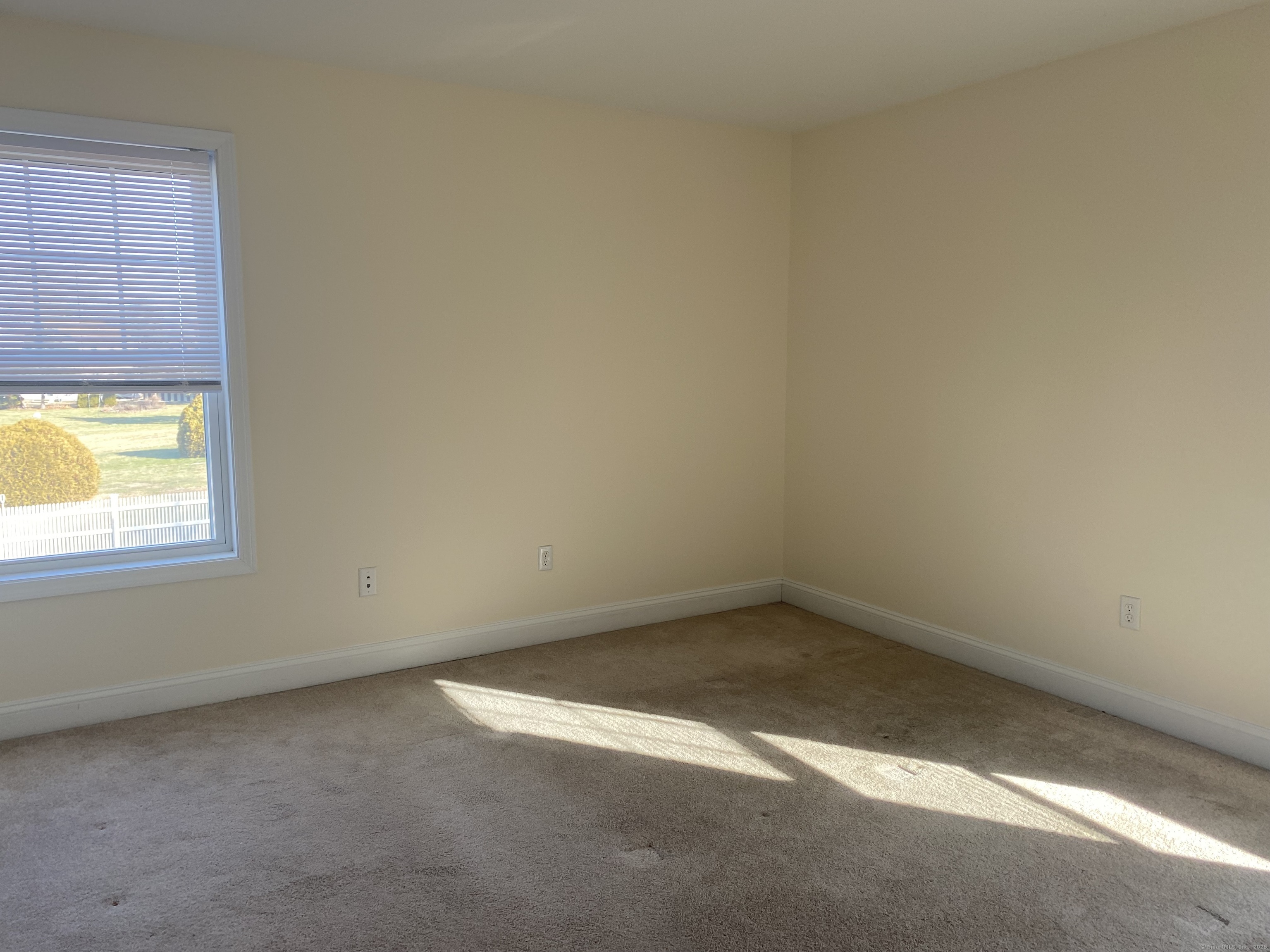 East Lyme, Connecticut 06357, United States, 3 Bedrooms Bedrooms, ,3 BathroomsBathrooms,Residential,Pending,2990