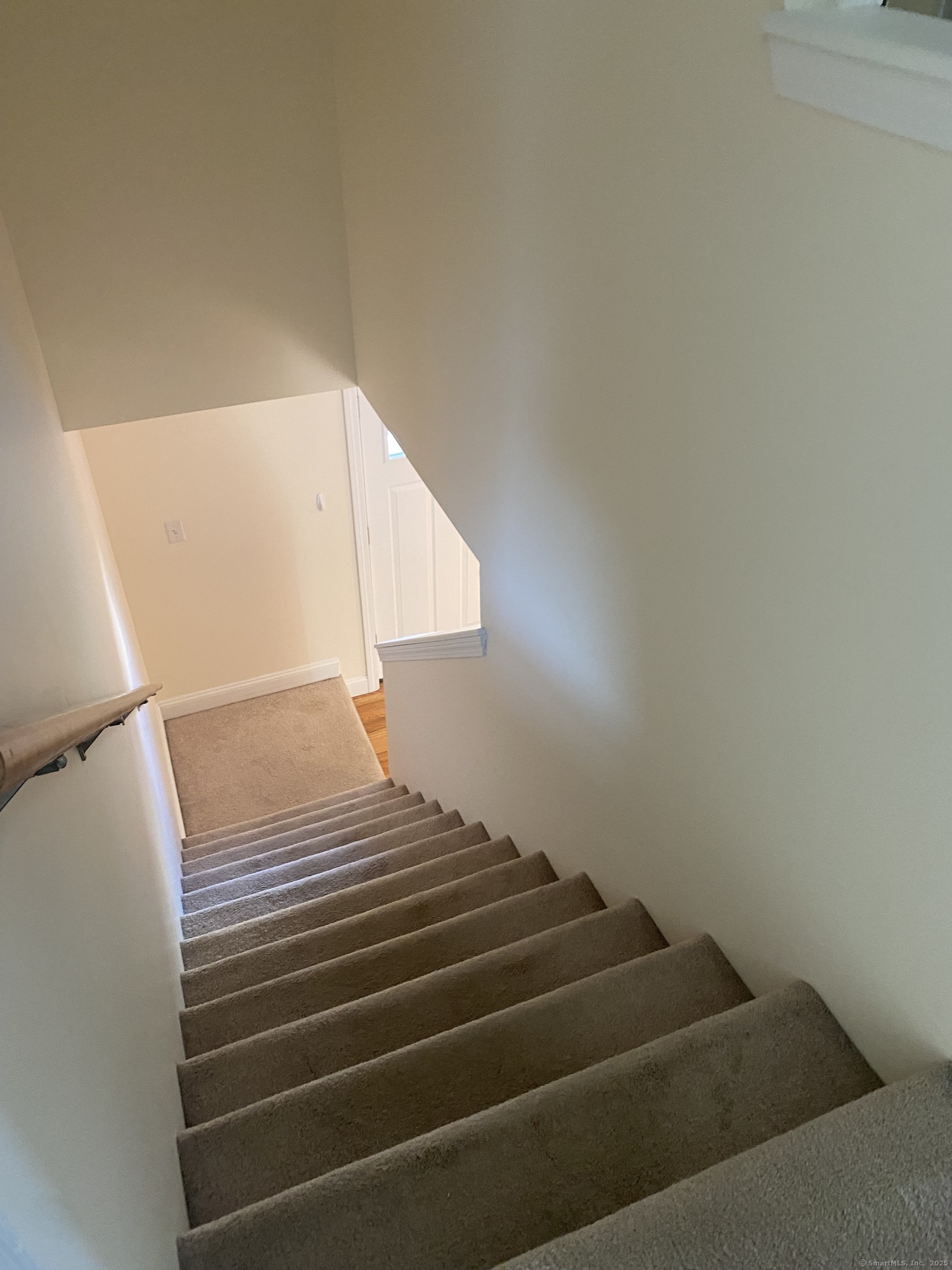 East Lyme, Connecticut 06357, United States, 3 Bedrooms Bedrooms, ,3 BathroomsBathrooms,Residential,Pending,2990