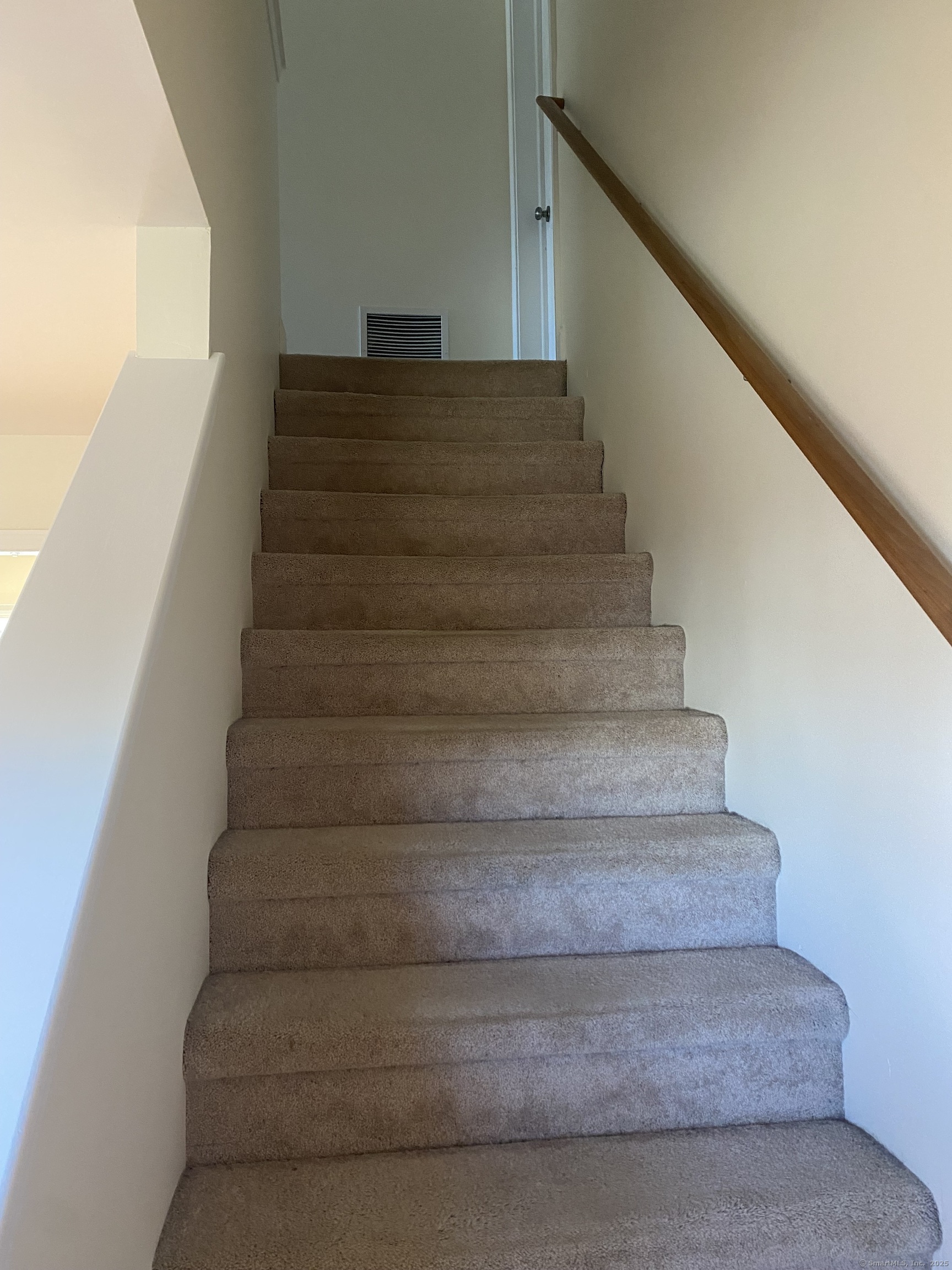 East Lyme, Connecticut 06357, United States, 3 Bedrooms Bedrooms, ,3 BathroomsBathrooms,Residential,Pending,2990