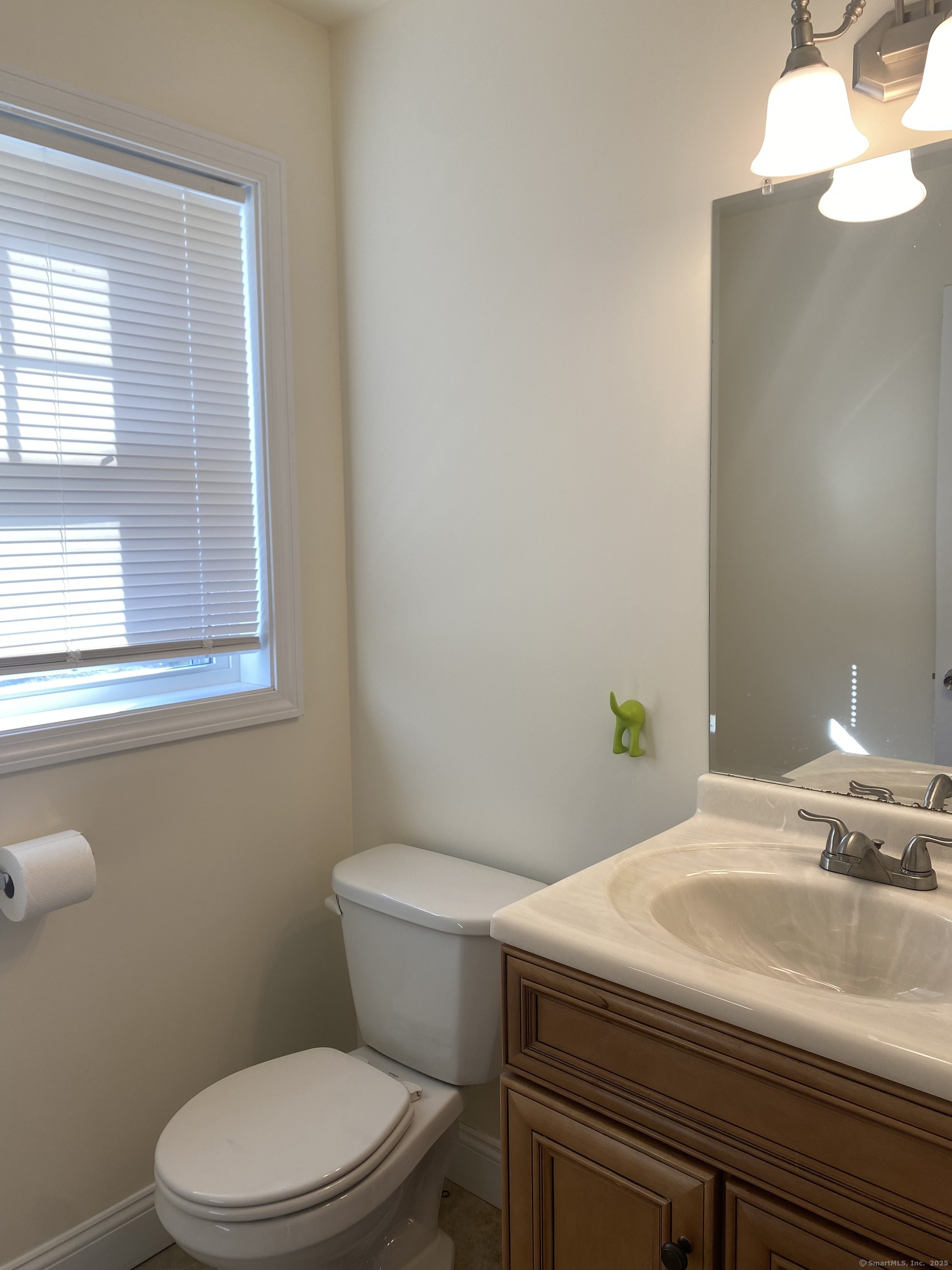 East Lyme, Connecticut 06357, United States, 3 Bedrooms Bedrooms, ,3 BathroomsBathrooms,Residential,Pending,2990